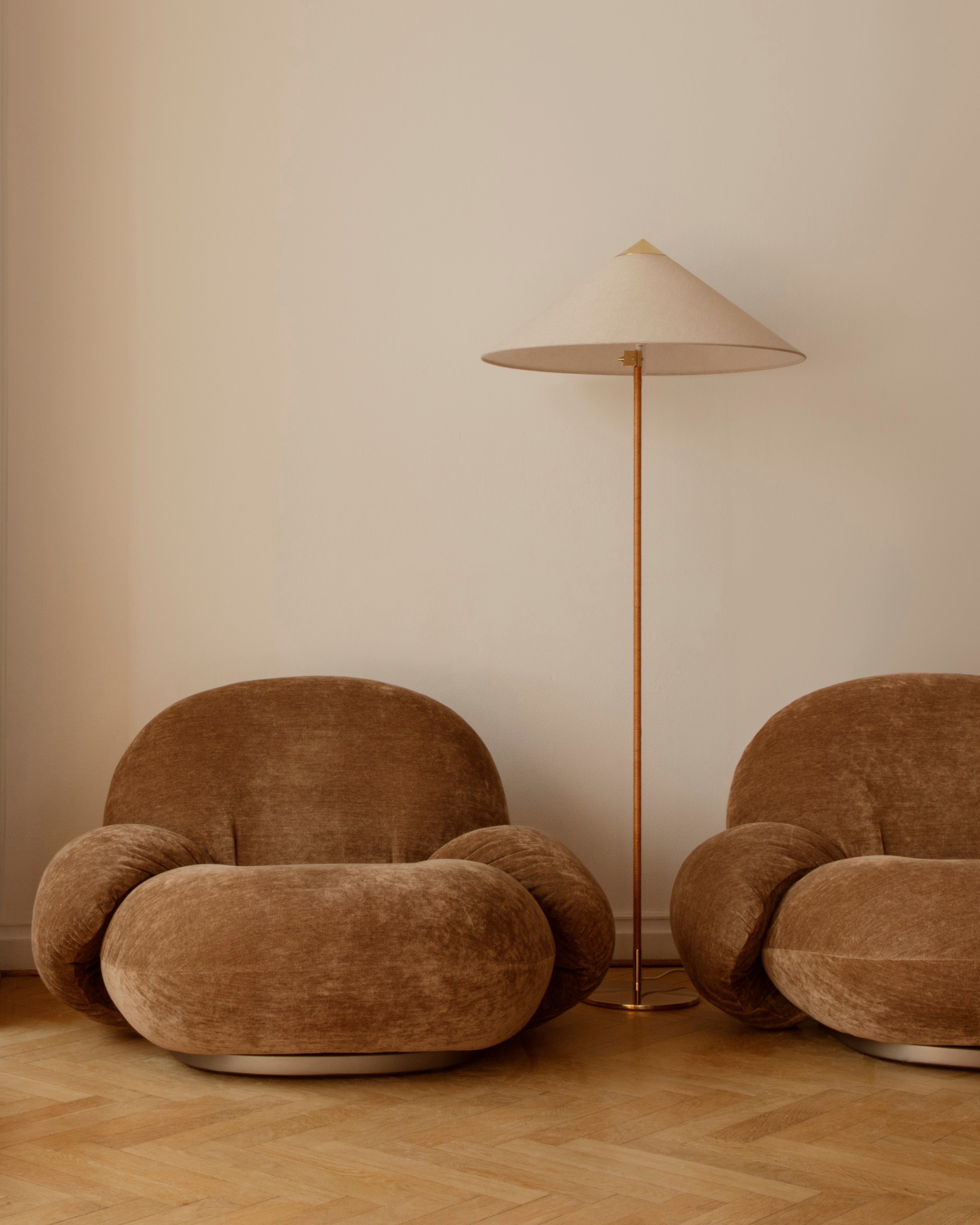 Amora Floor Lamp