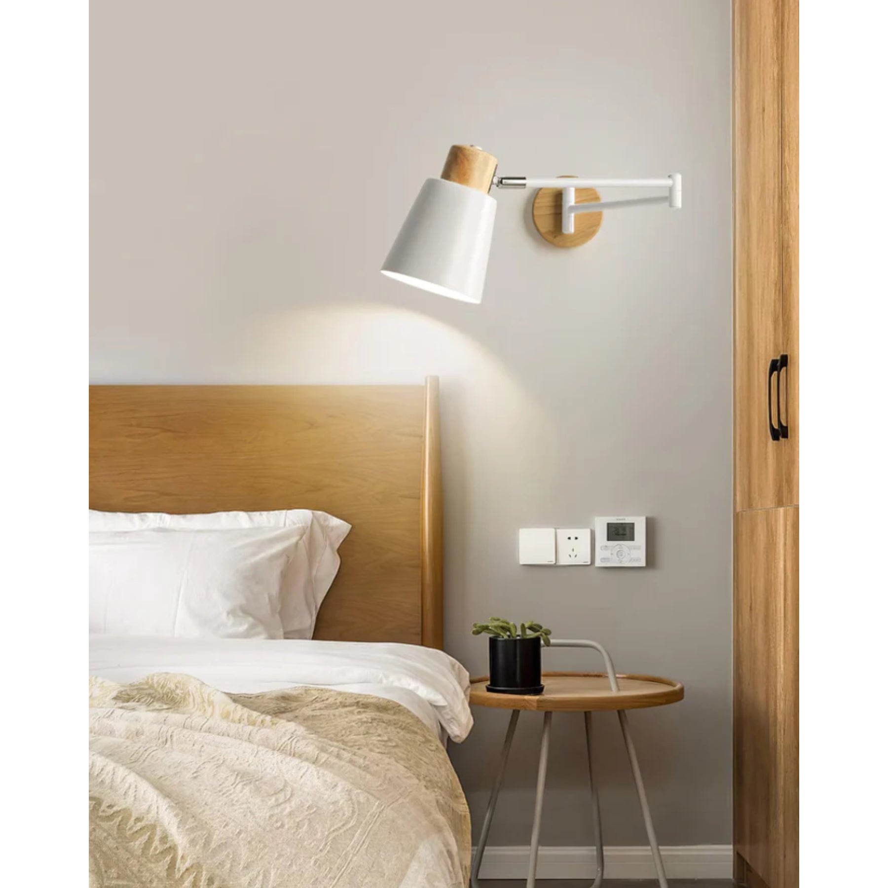 Fenovian Wall Light