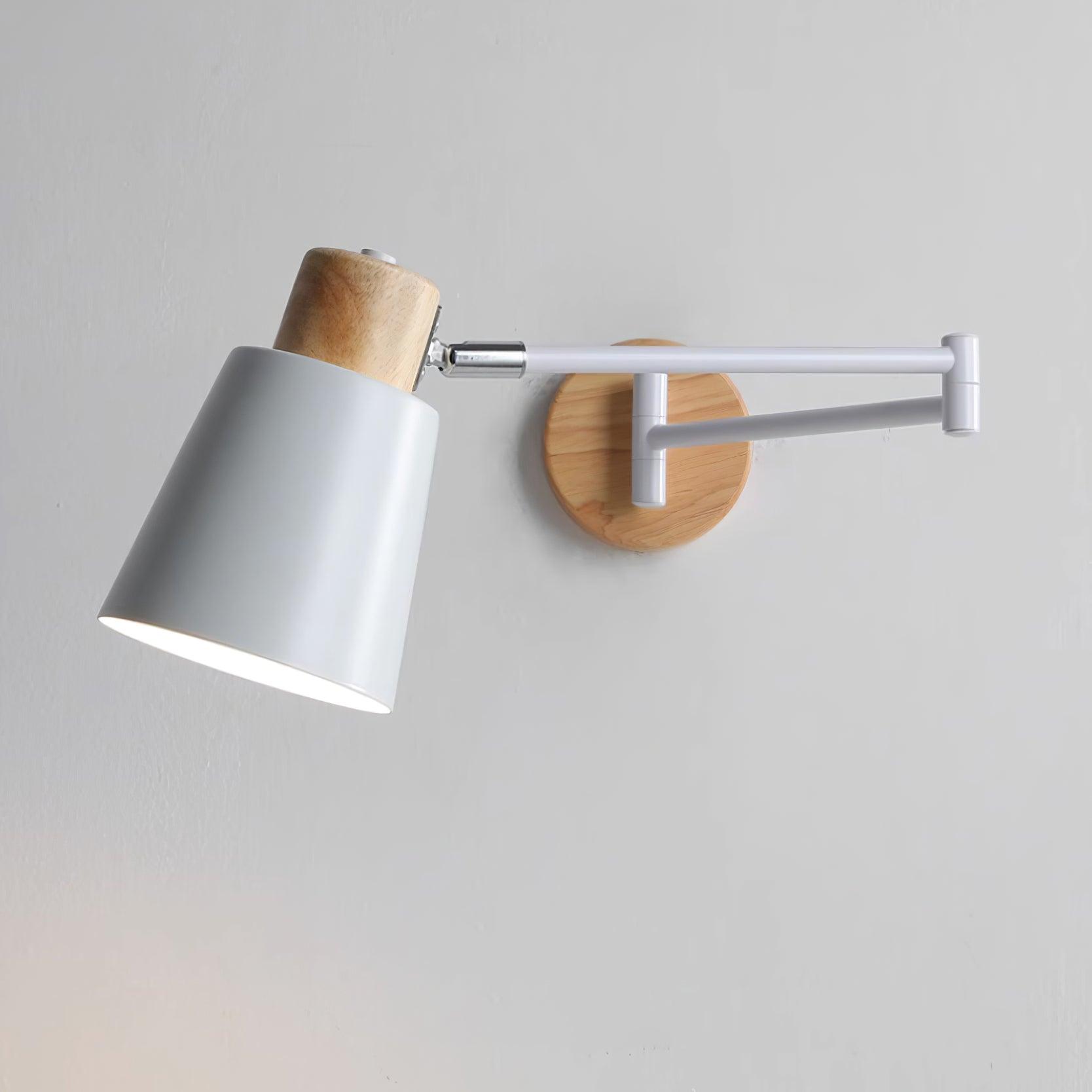 Fenovian Wall Light