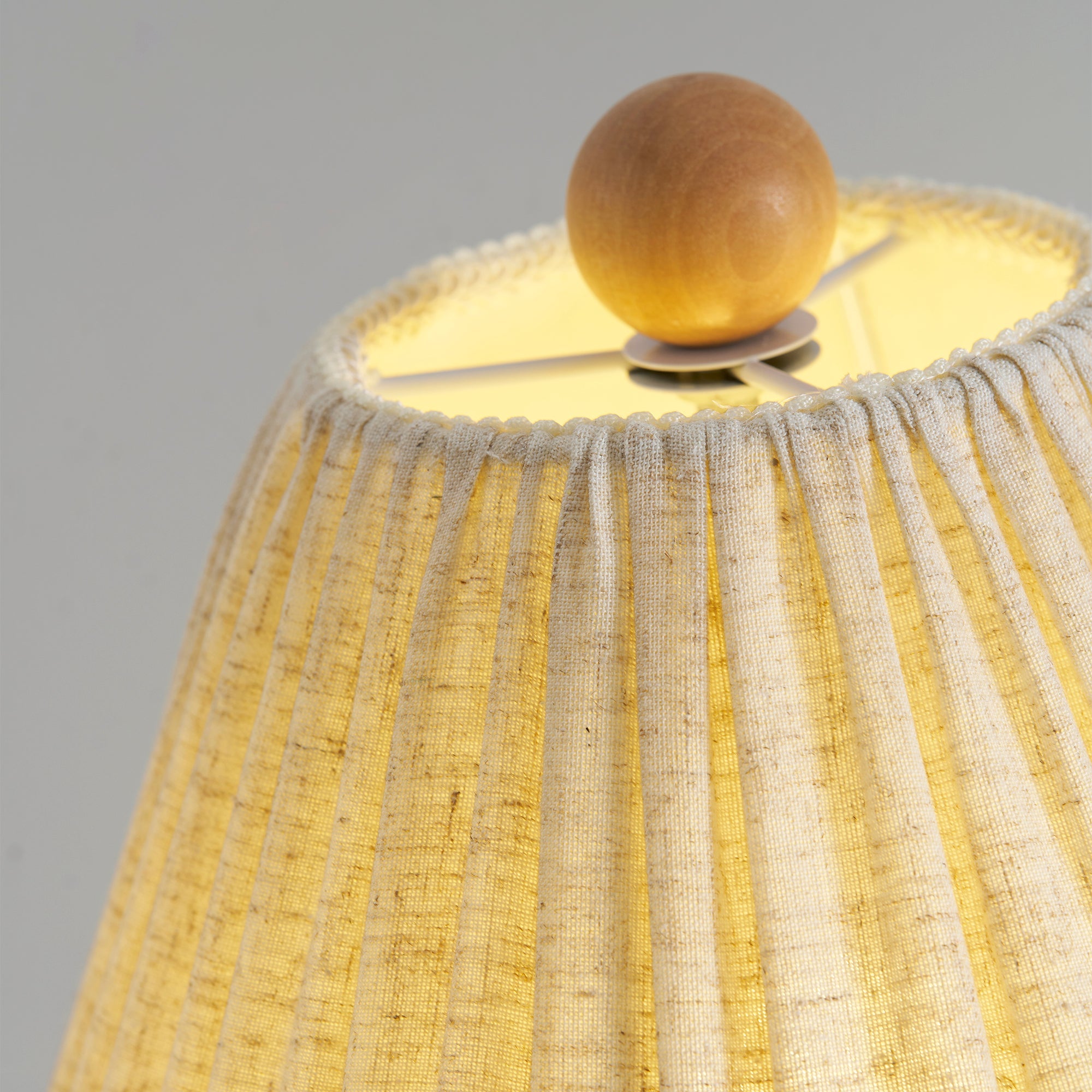 Avendeno Retro Table Lamp