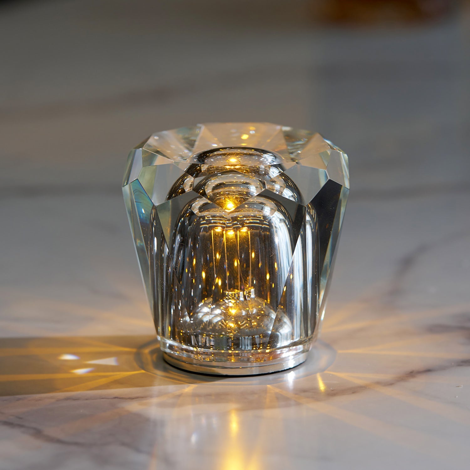 Quinvele Table Lamp