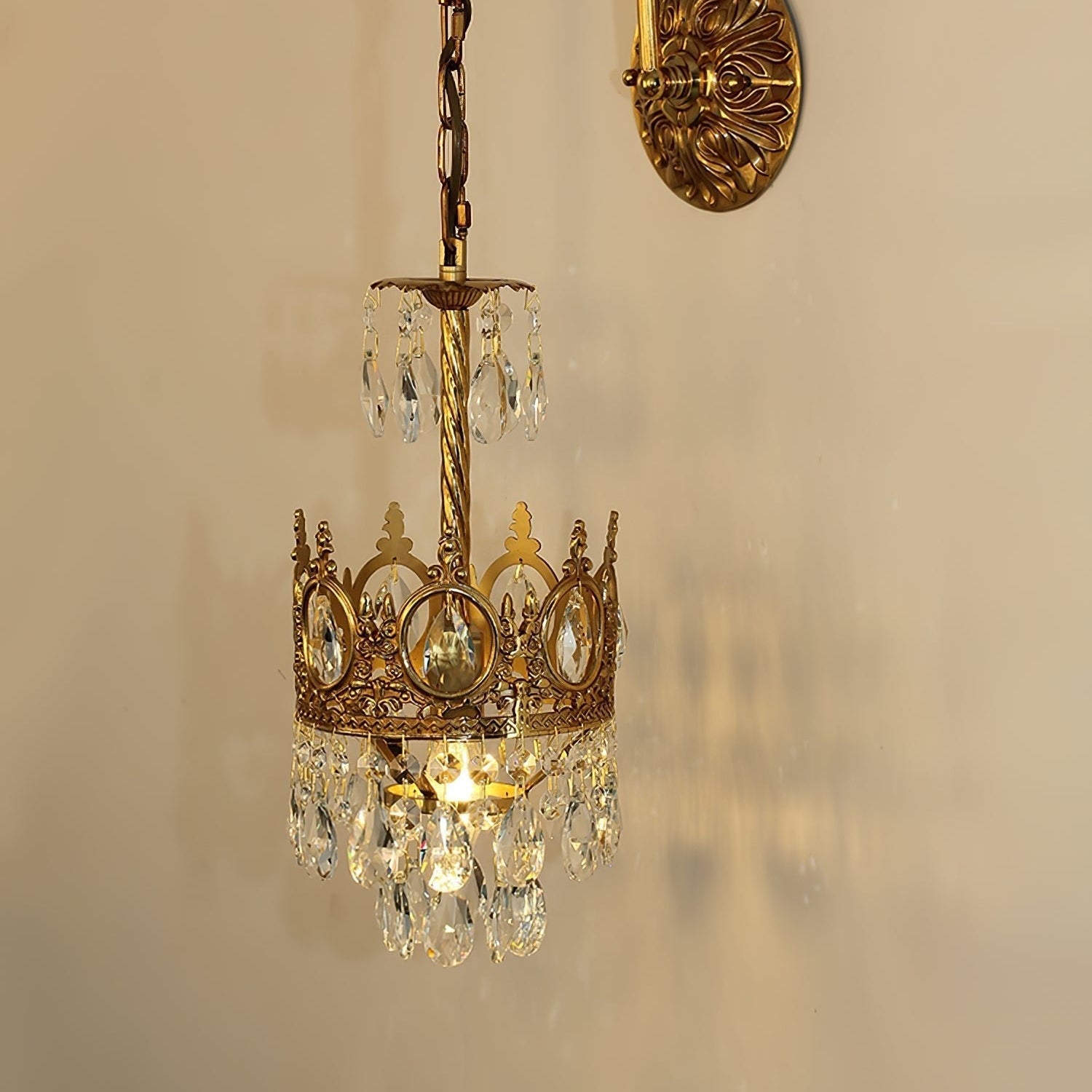 Qelin Crystal Crown Wall Light