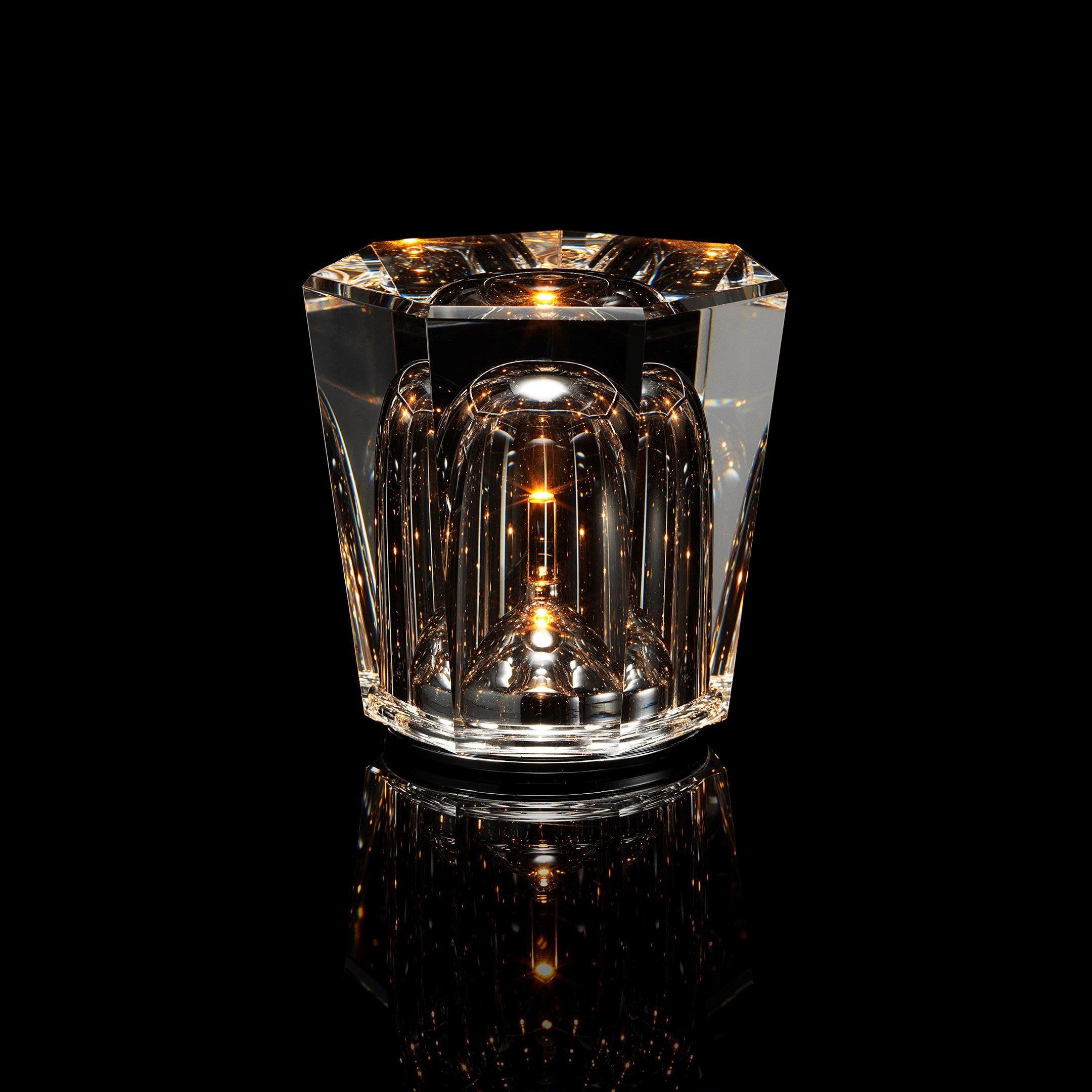 Quinvele Table Lamp