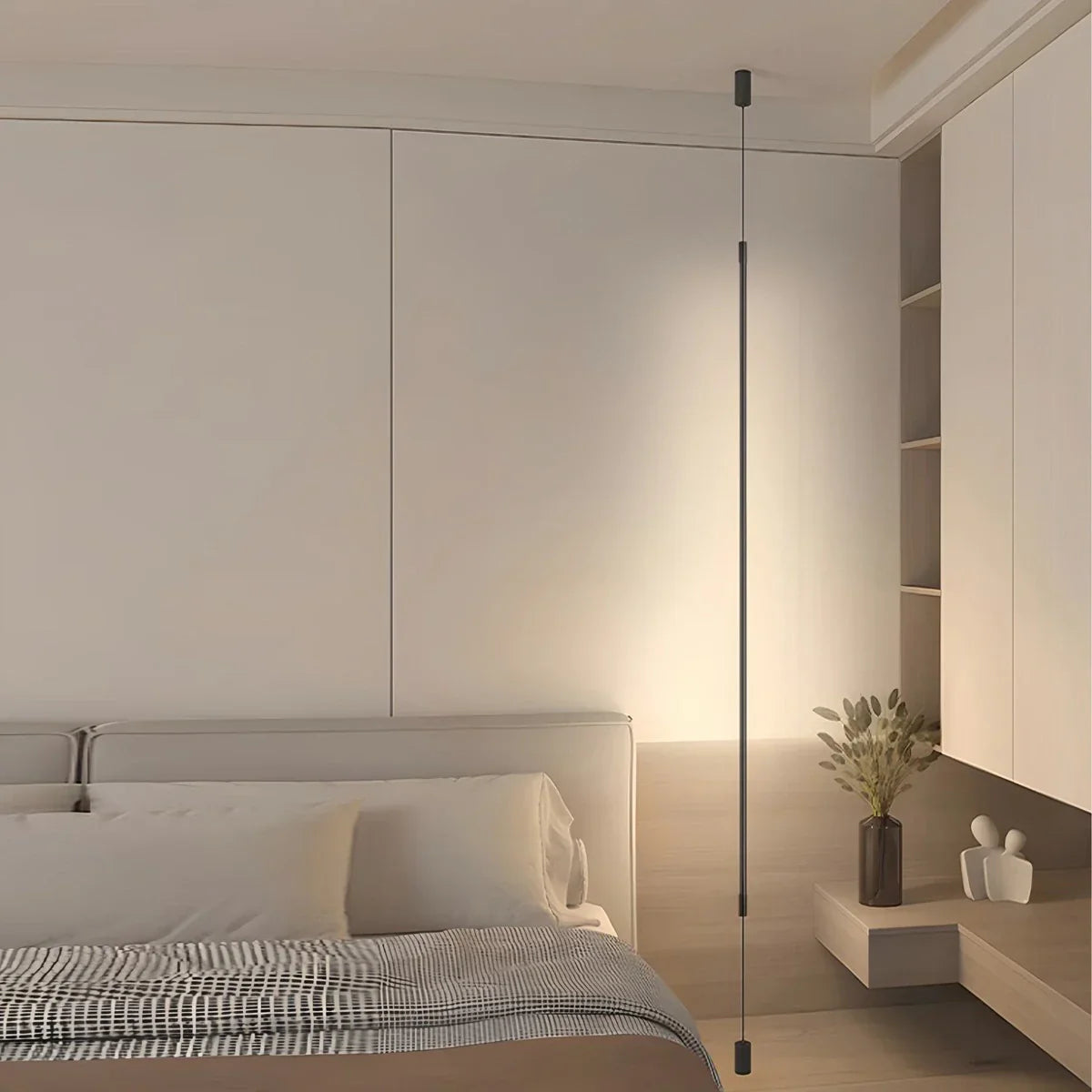 Belzon Floor to Ceiling Light