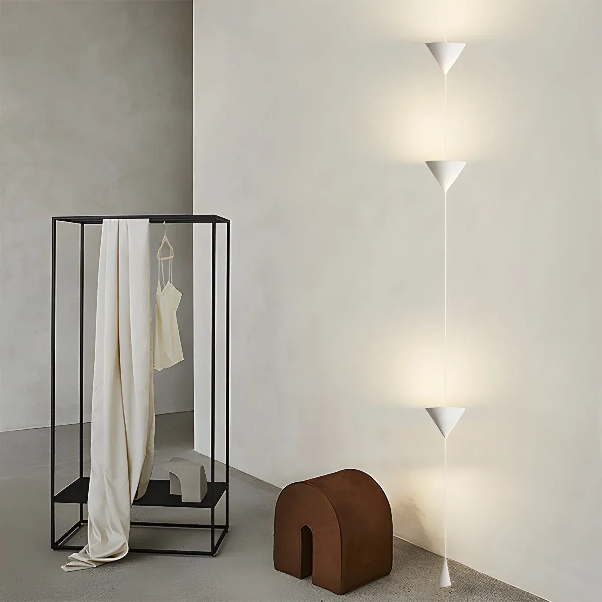 Libezo Floor to Ceiling Light