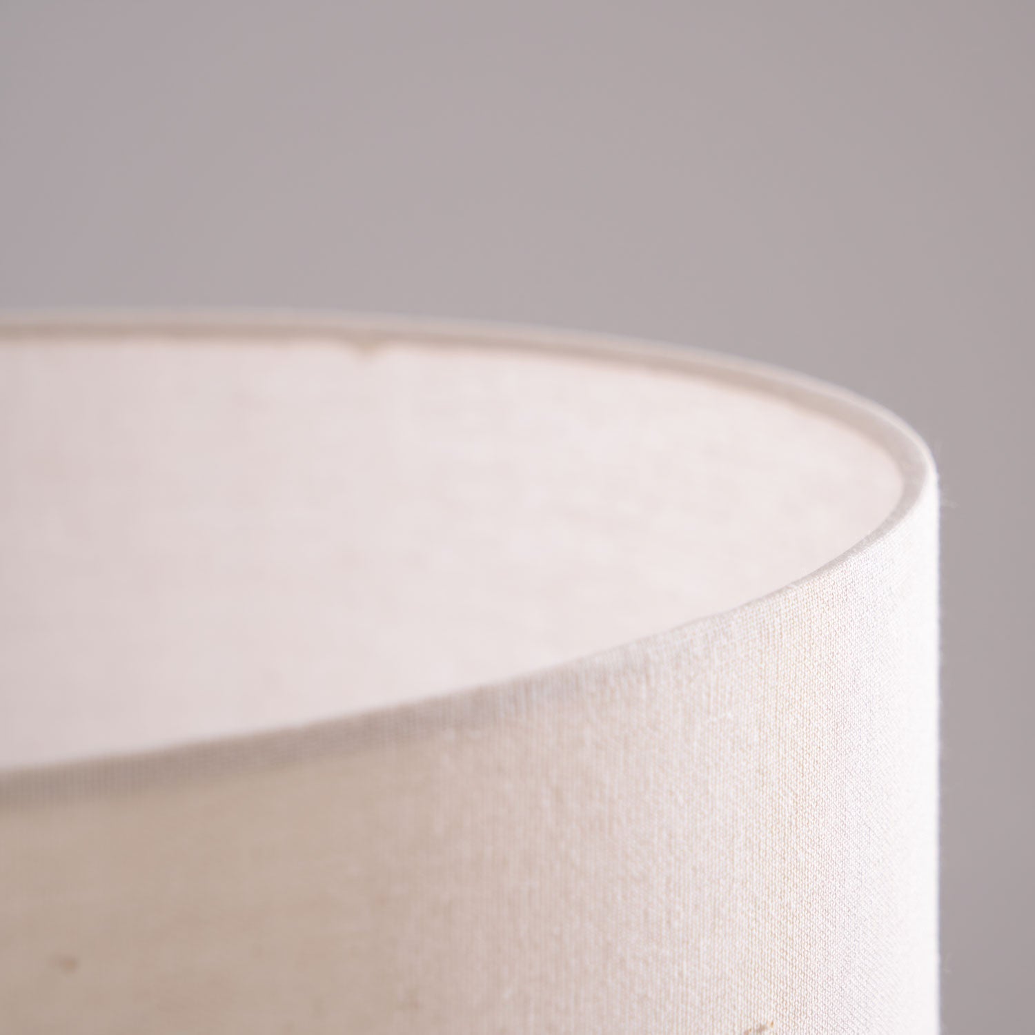Sivelo Table Lamp
