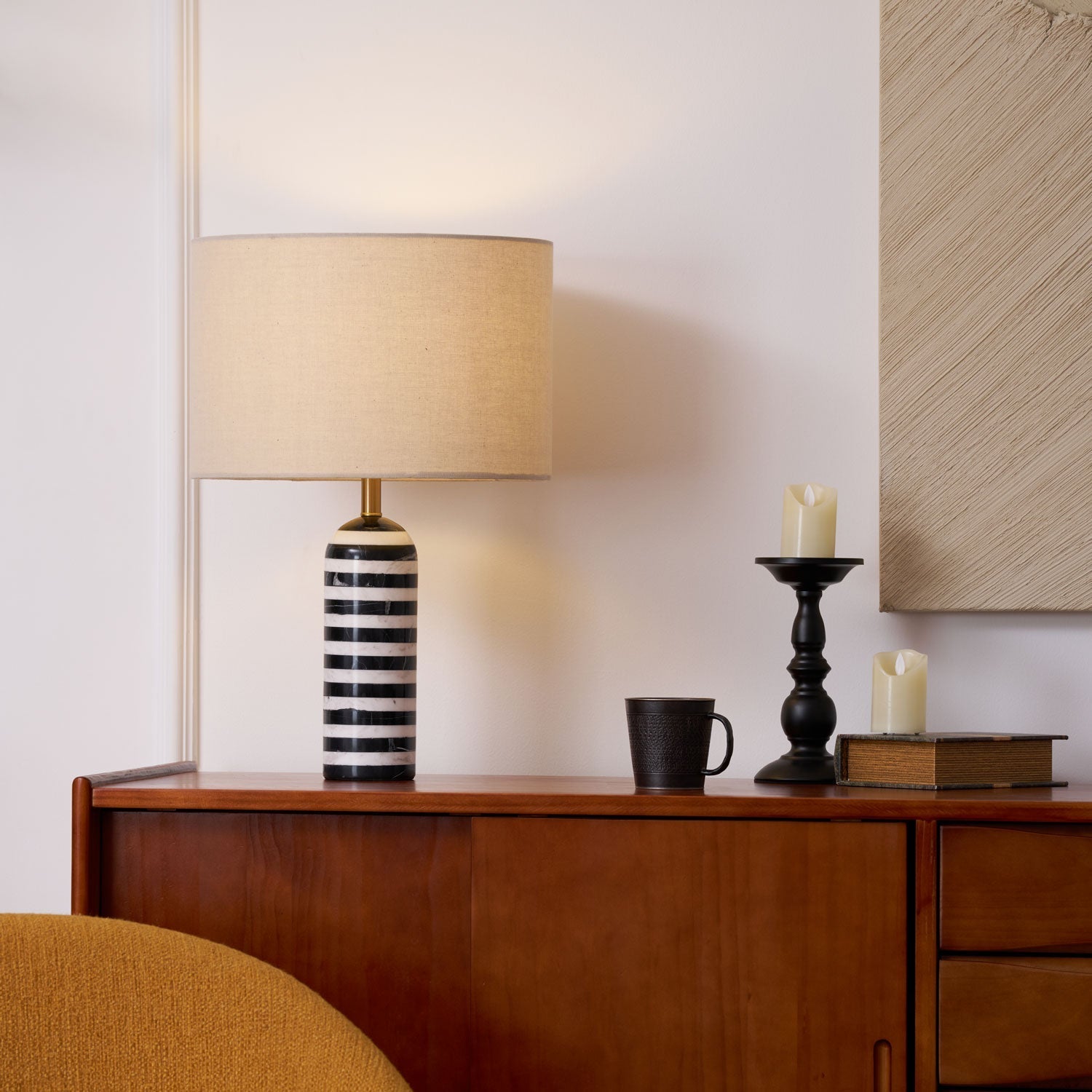 Sivelo Table Lamp