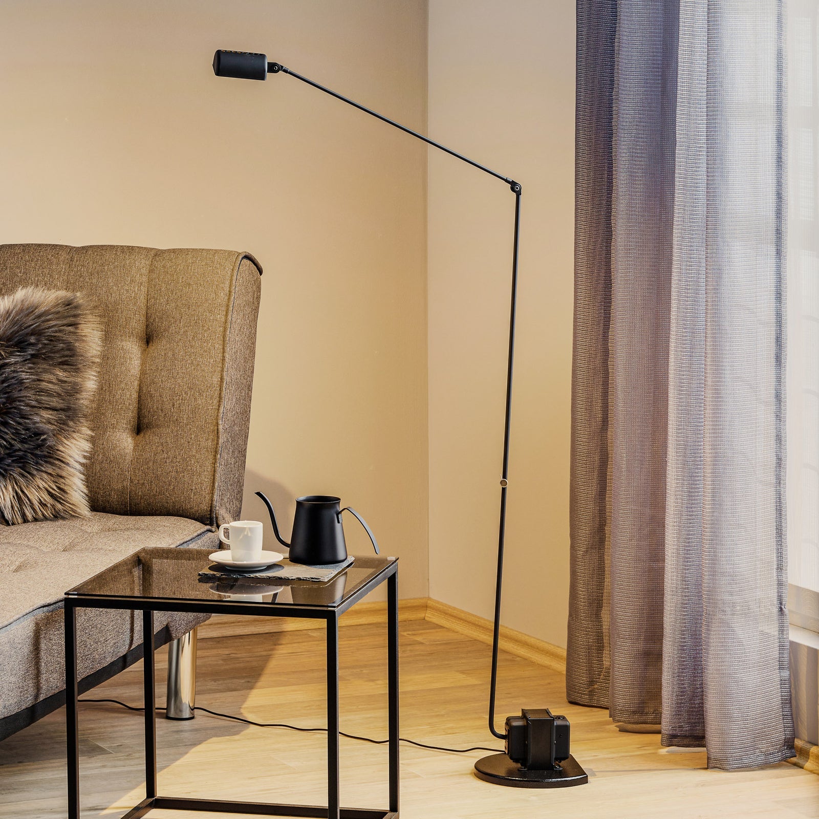 Reneyo Adjustable Floor Lamp