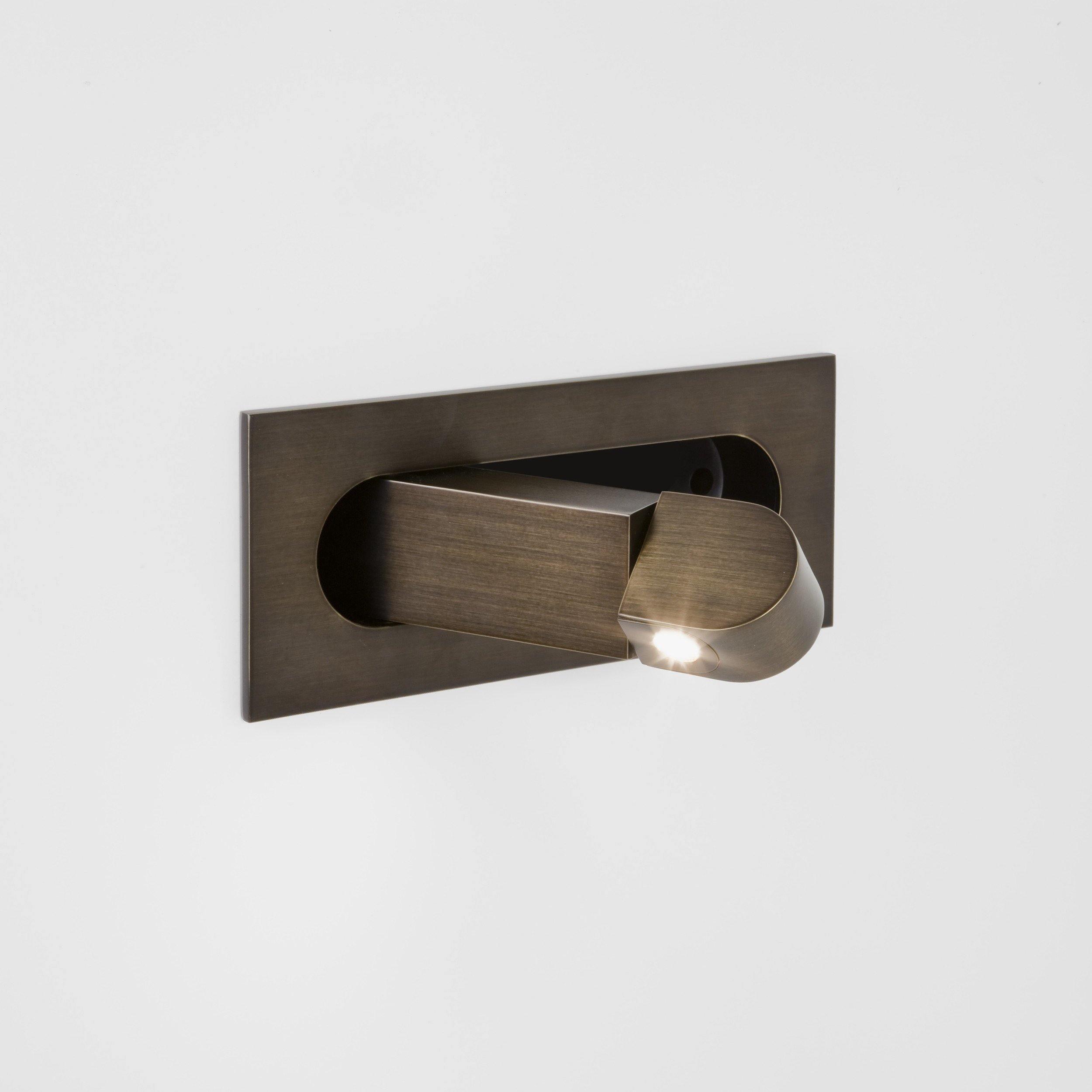 Lavlon Wall Light