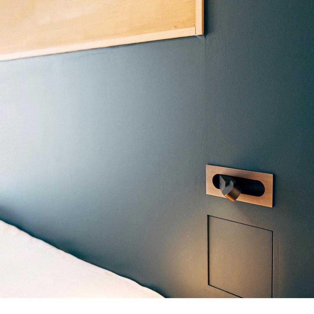 Lavlon Wall Light