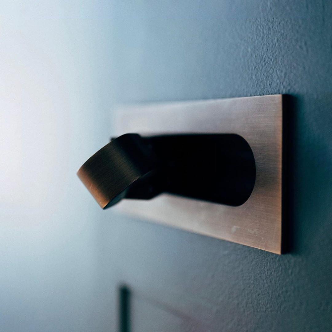 Lavlon Wall Light