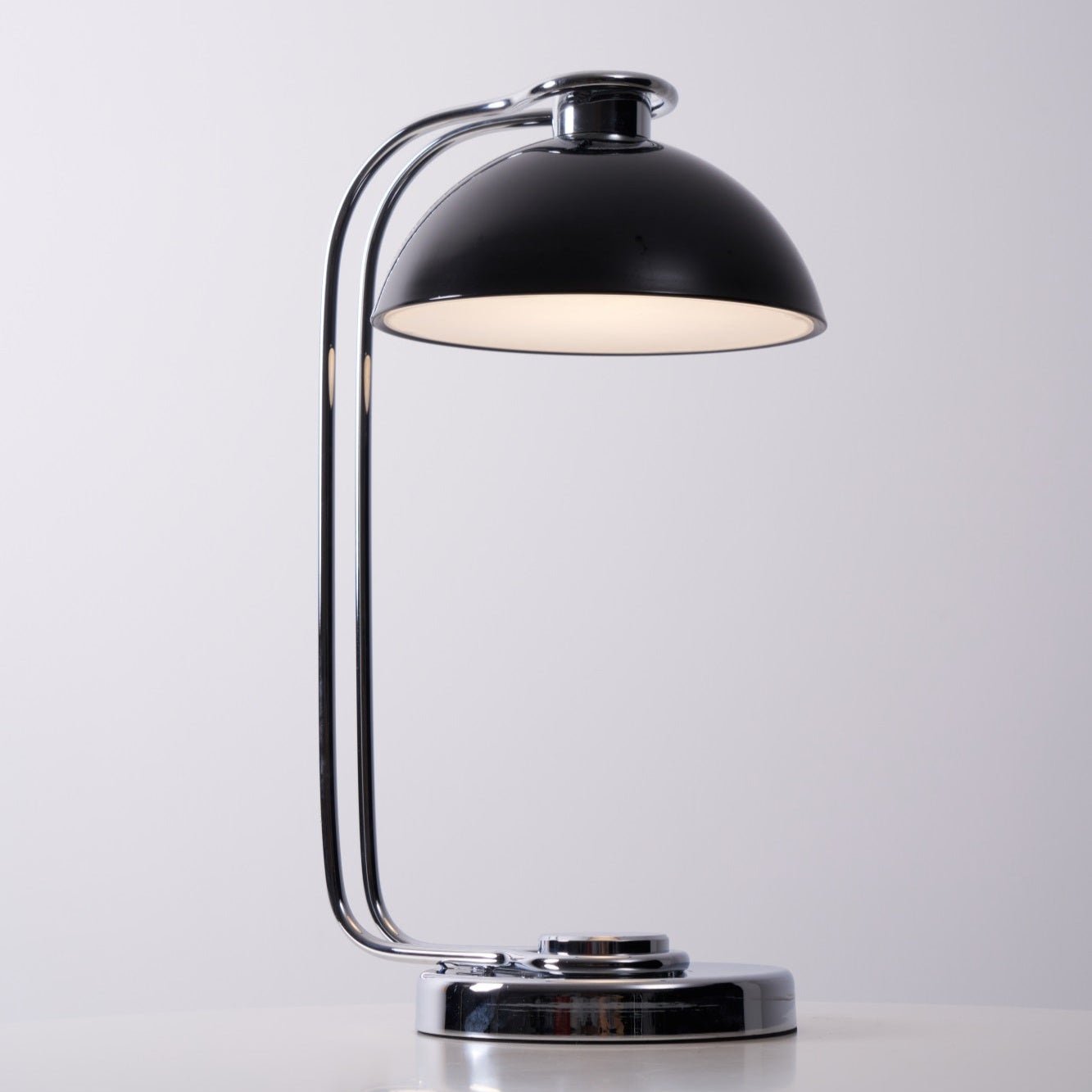 Domiscu Table Lamp