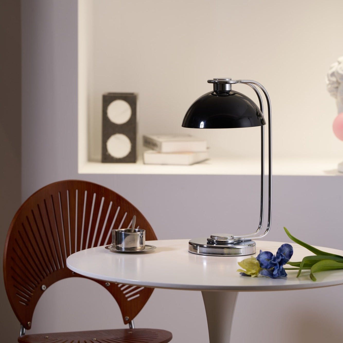 Domiscu Table Lamp