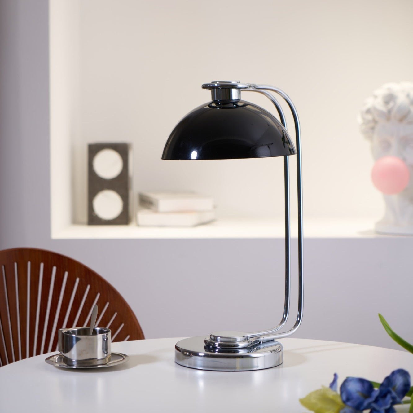 Domiscu Table Lamp