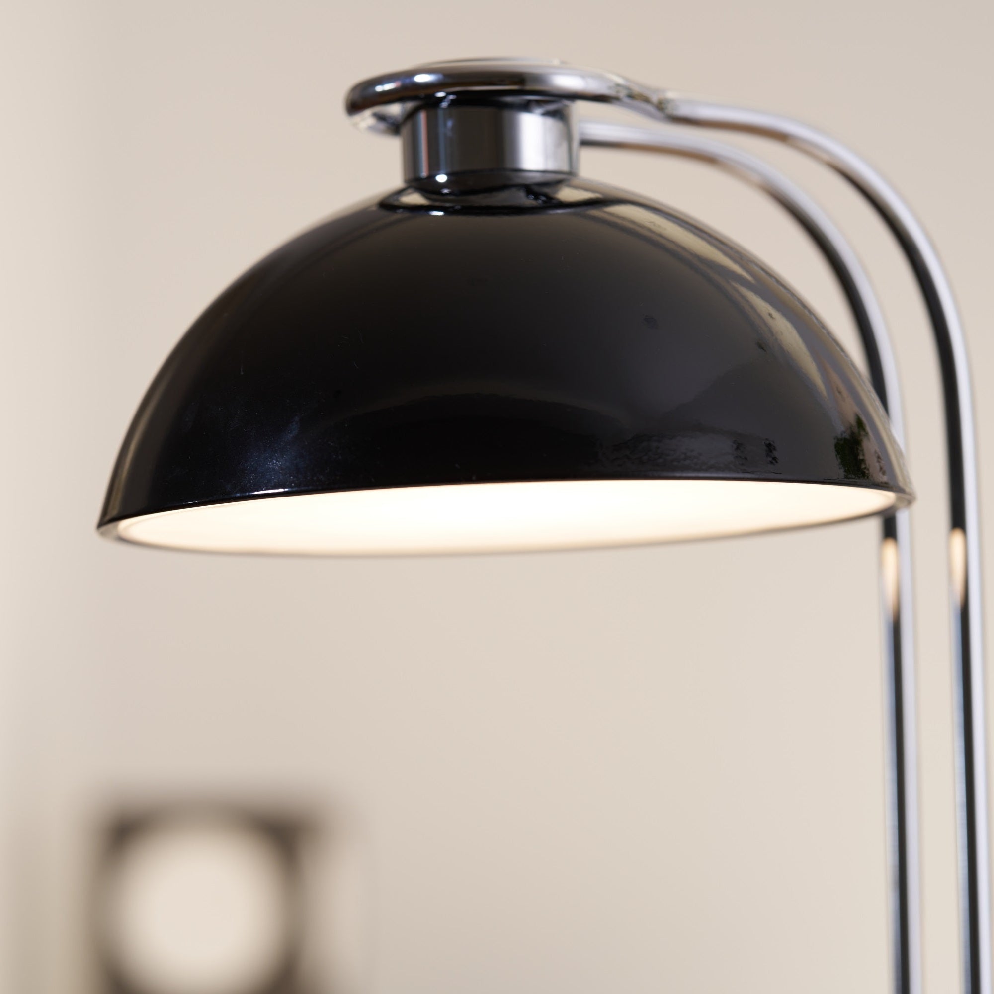 Domiscu Table Lamp
