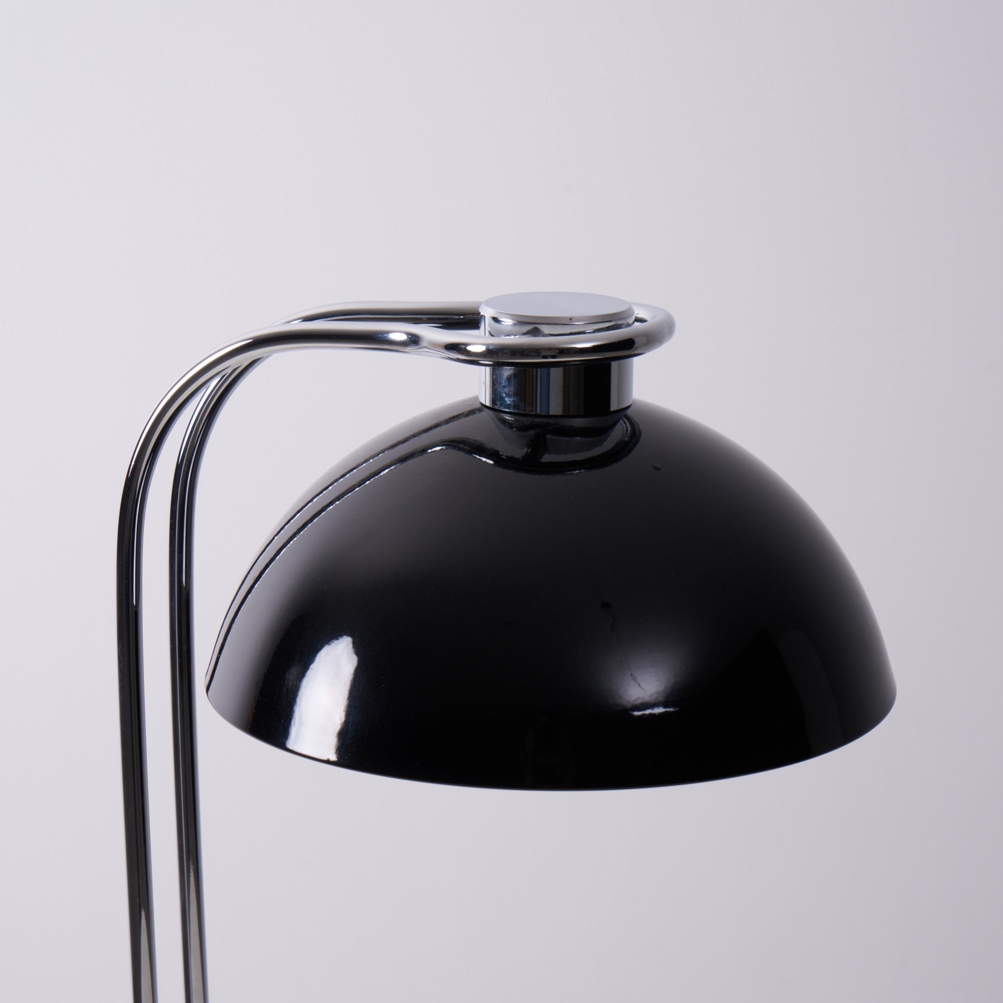 Domiscu Table Lamp