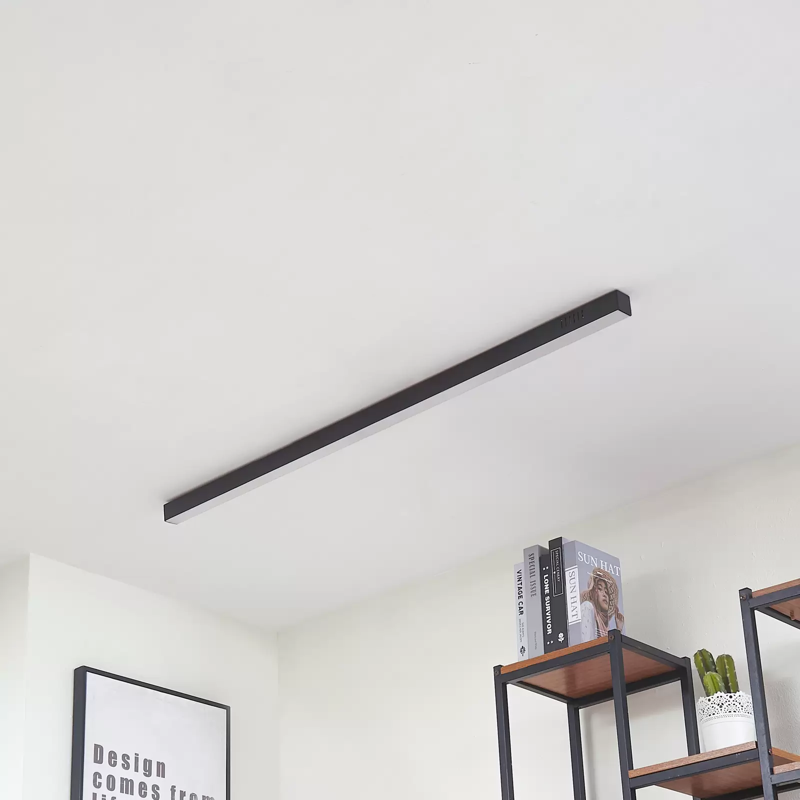 Linestrip Ceiling Light