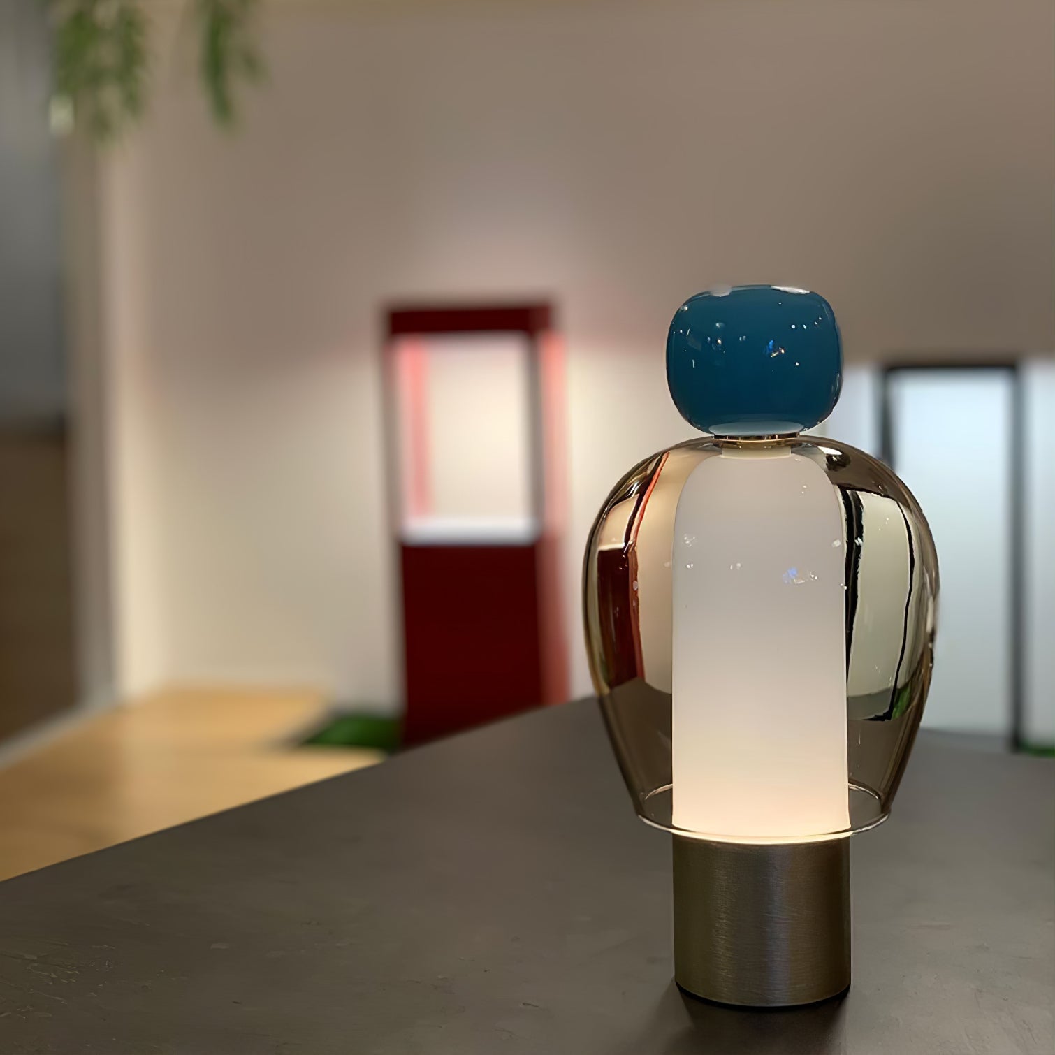 Maviro Table Lamp