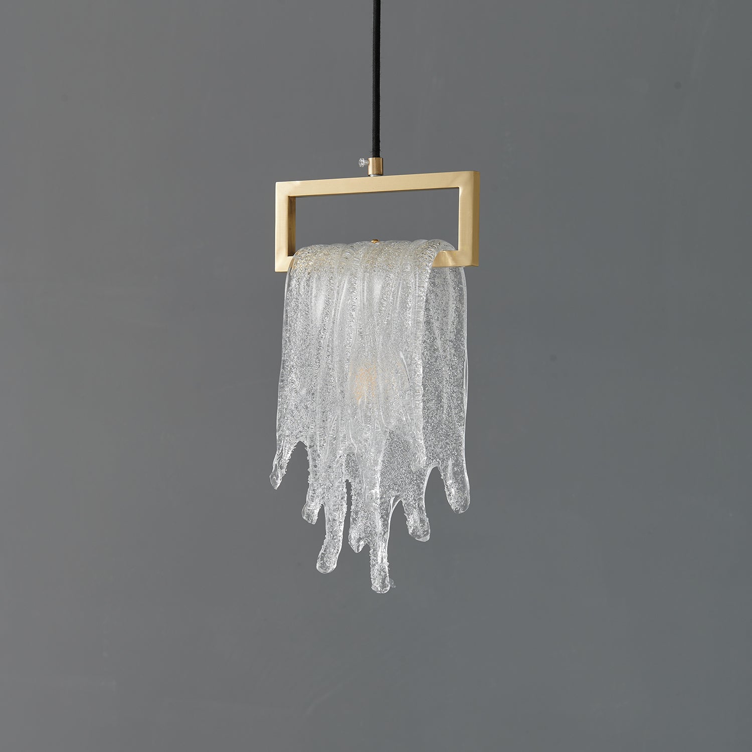 Lekopeza Pendant Light