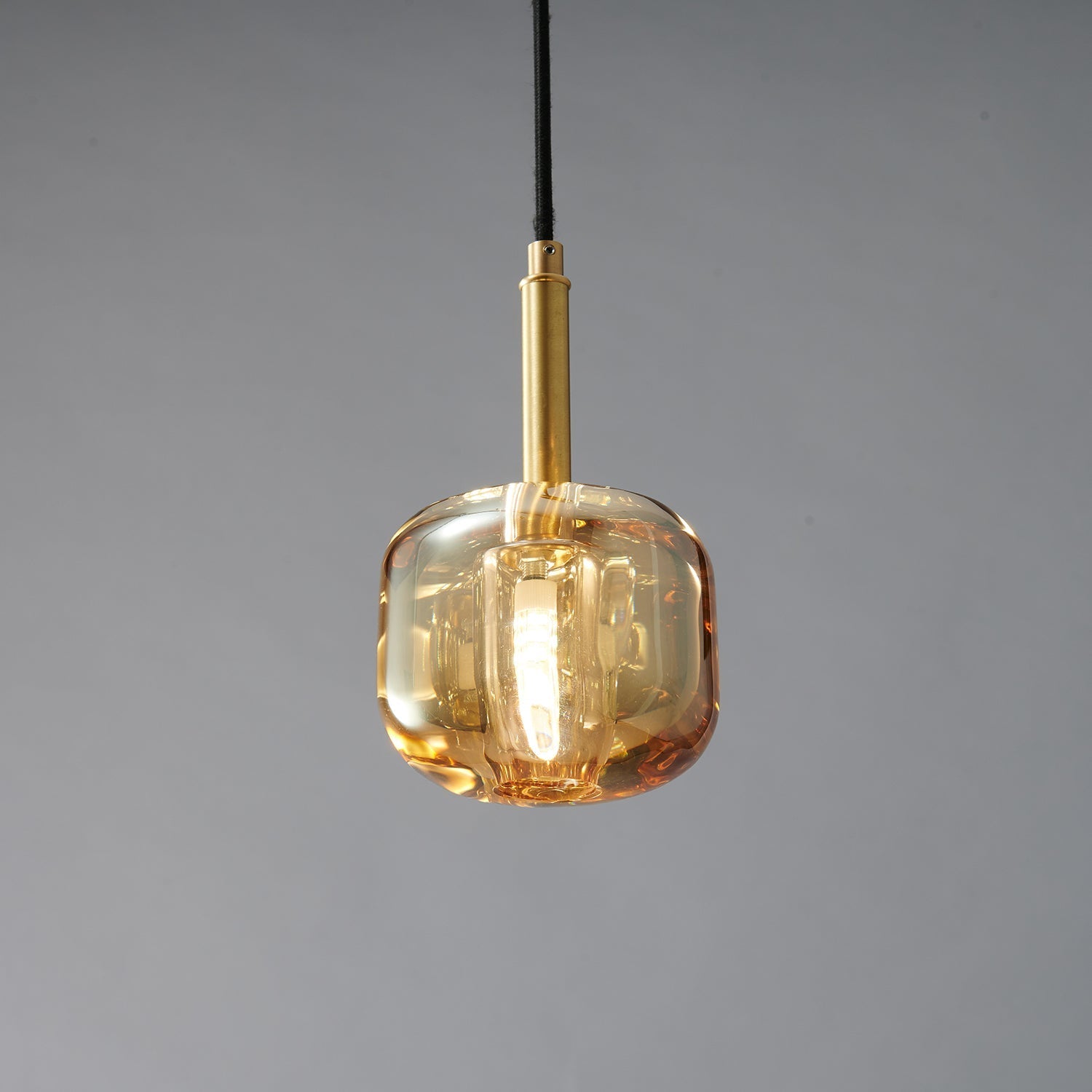 Lekopeza Pendant Light