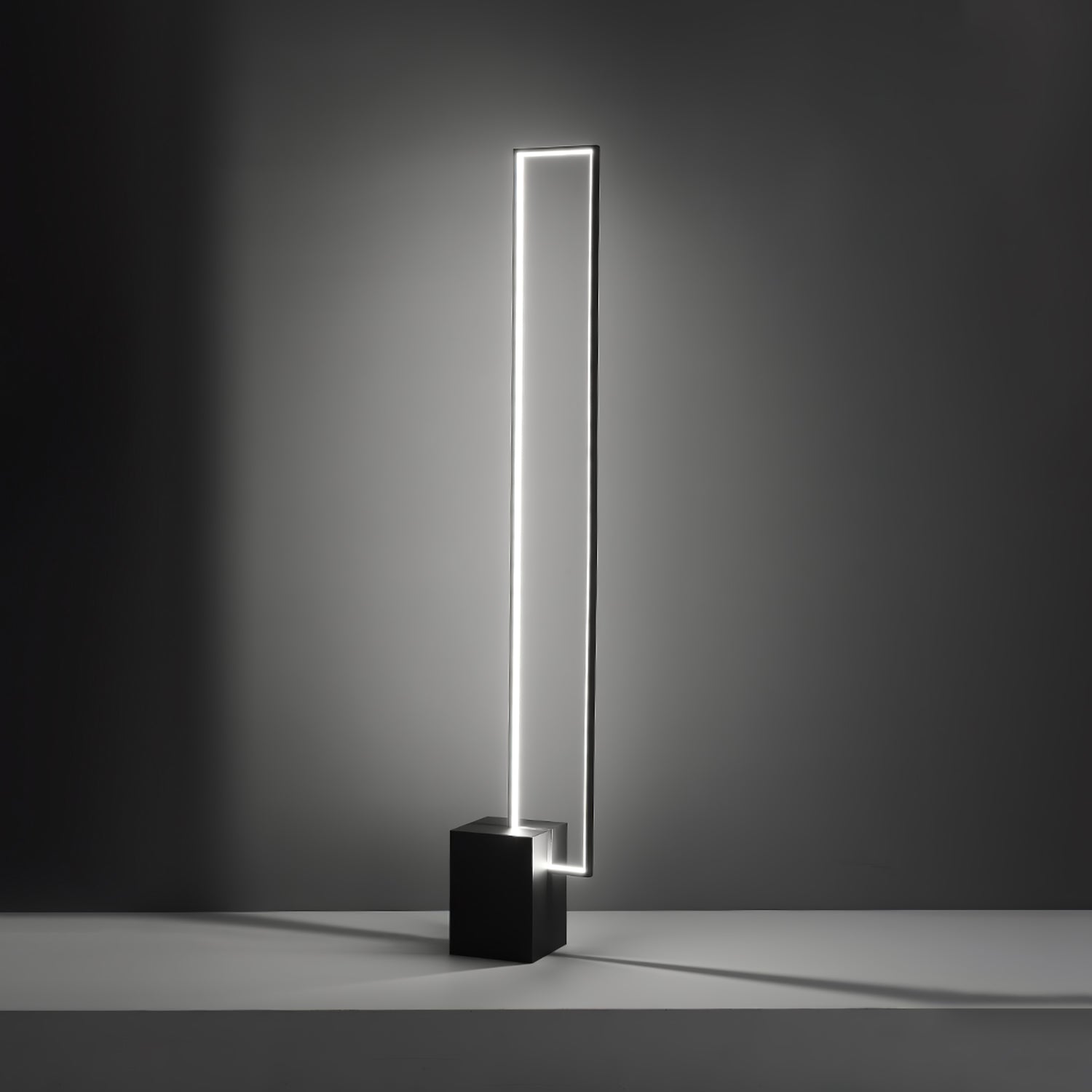 Voaren Floor Lamp
