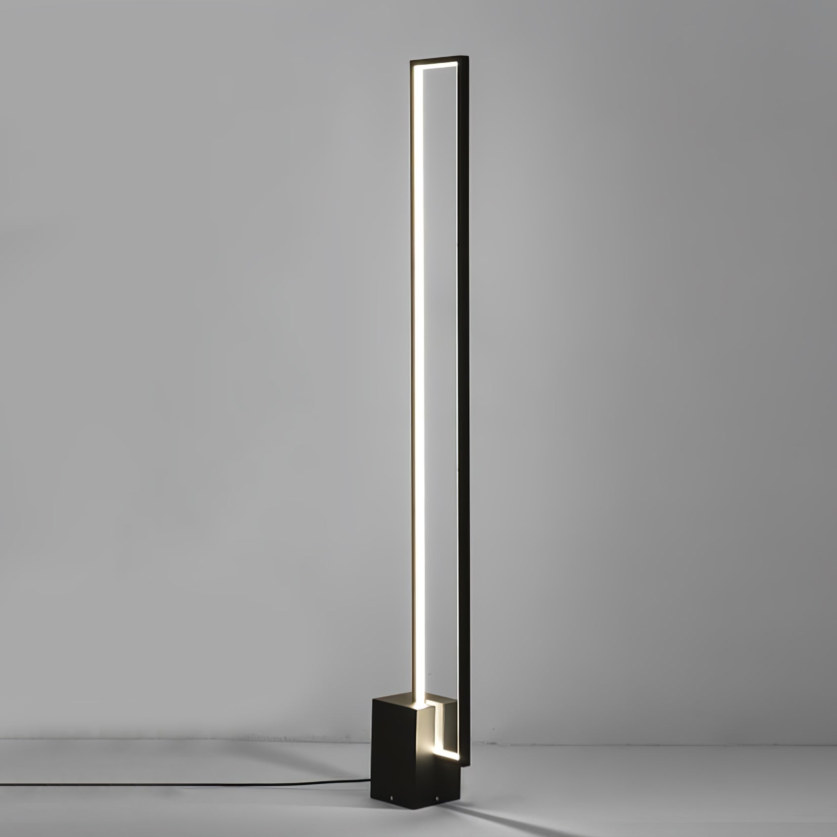 Voaren Floor Lamp