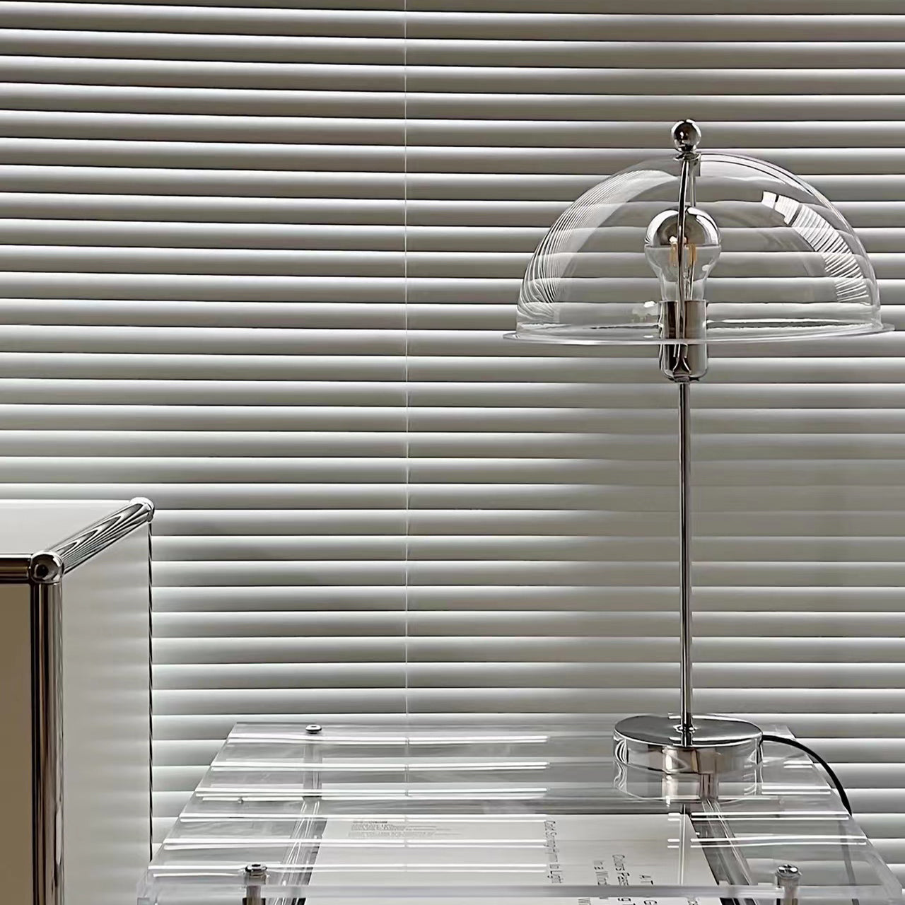 Wynnelio Table Lamp