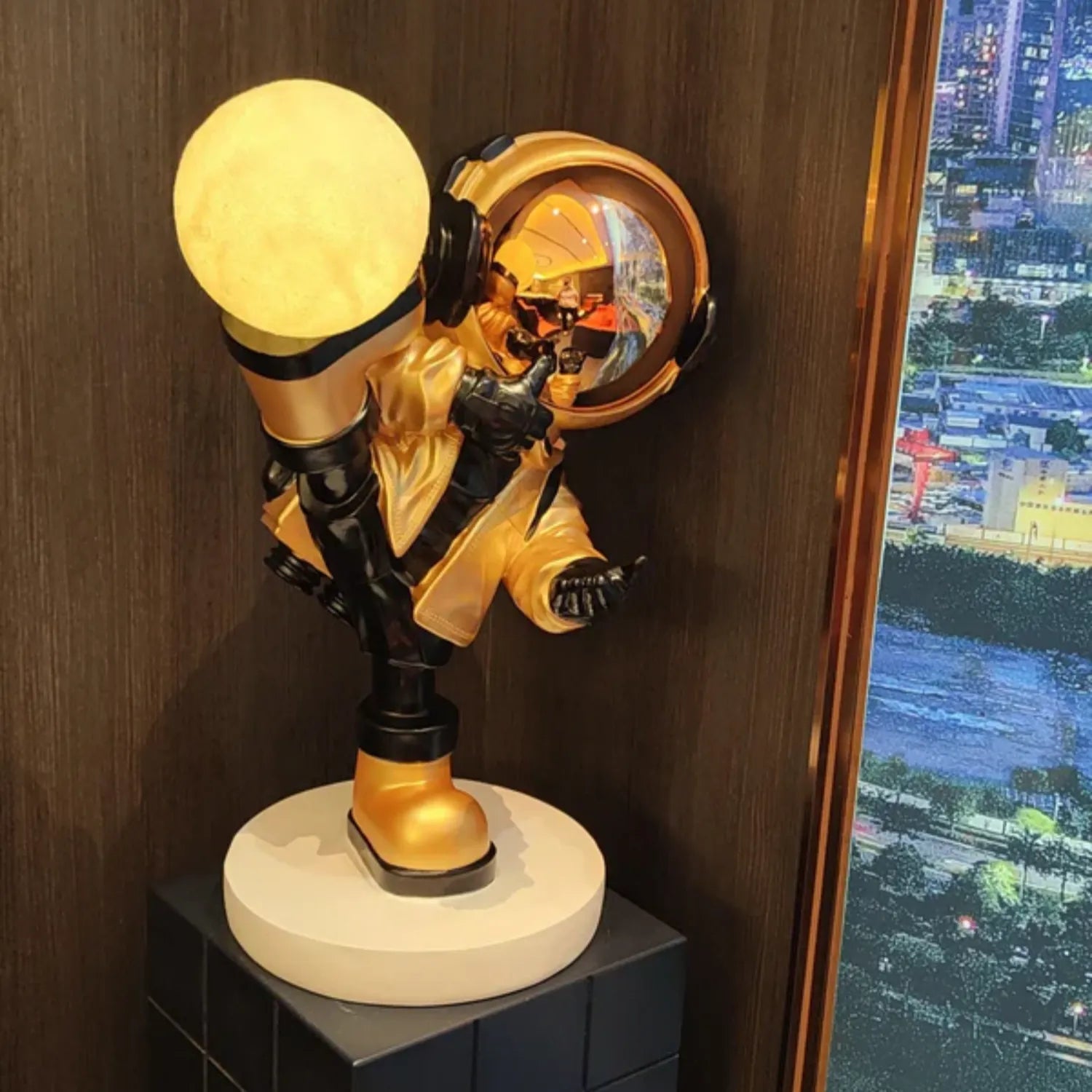 Fantasy Astronaut B Floor Lamp