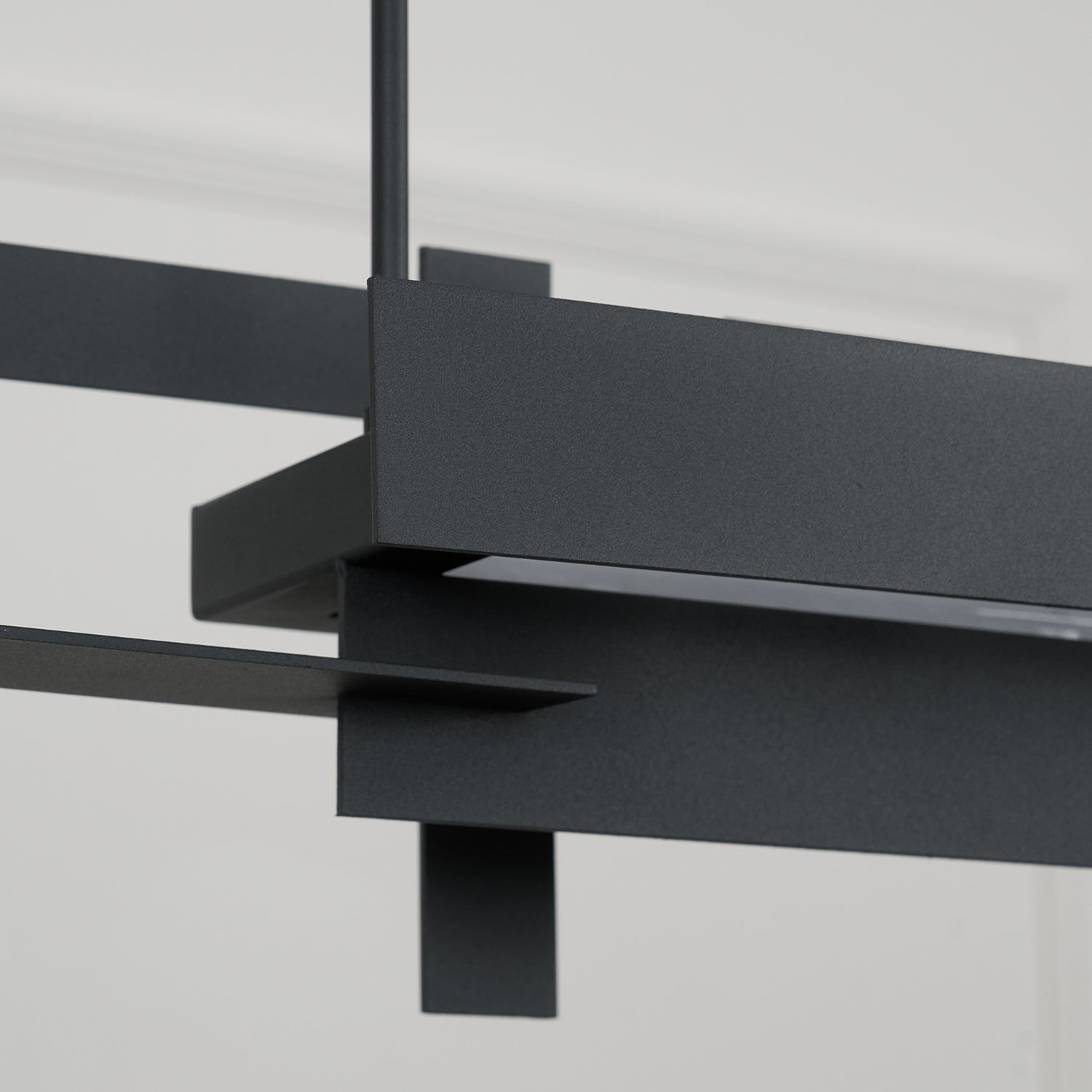 Eithinzo Pendant Light
