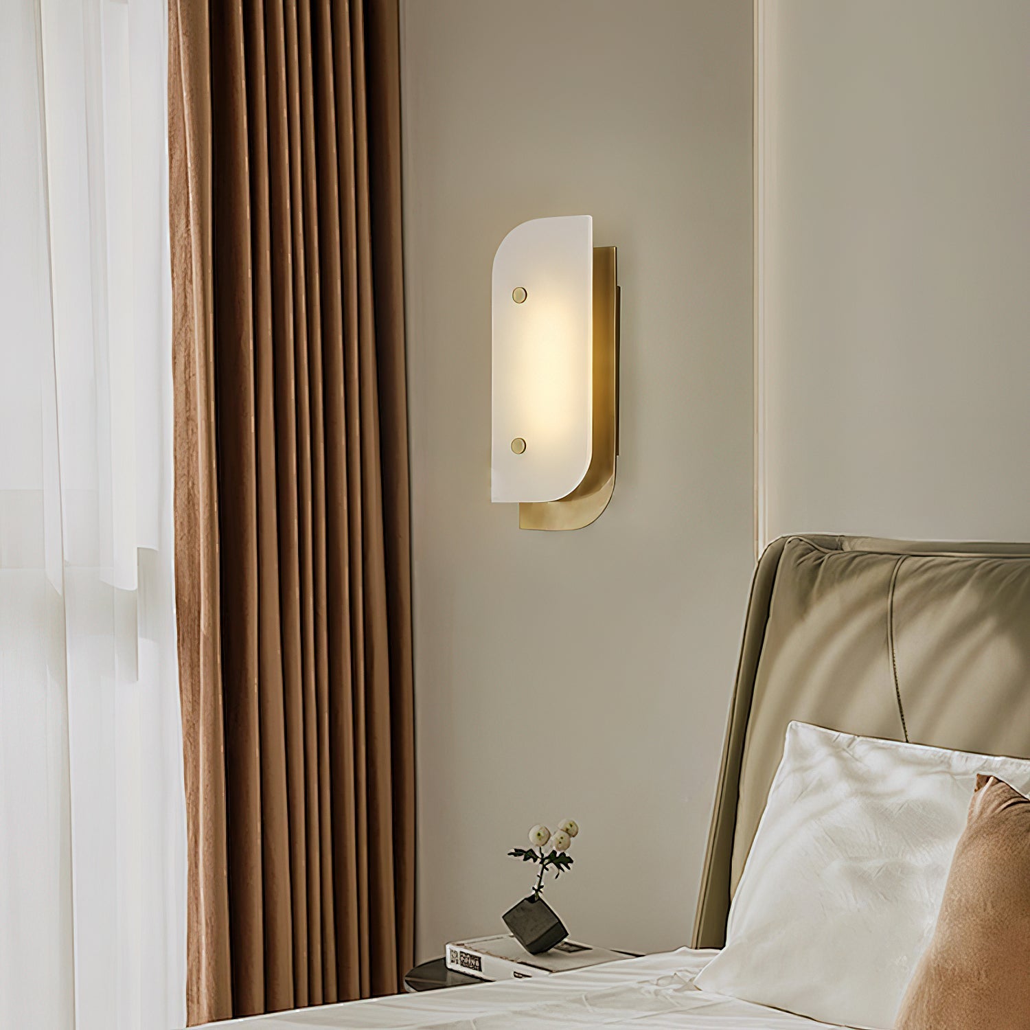 Meloriv Alabaster Wall Light