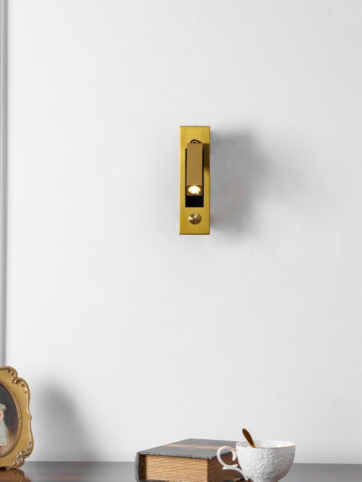 Cenvaburn Recessed Wall Light