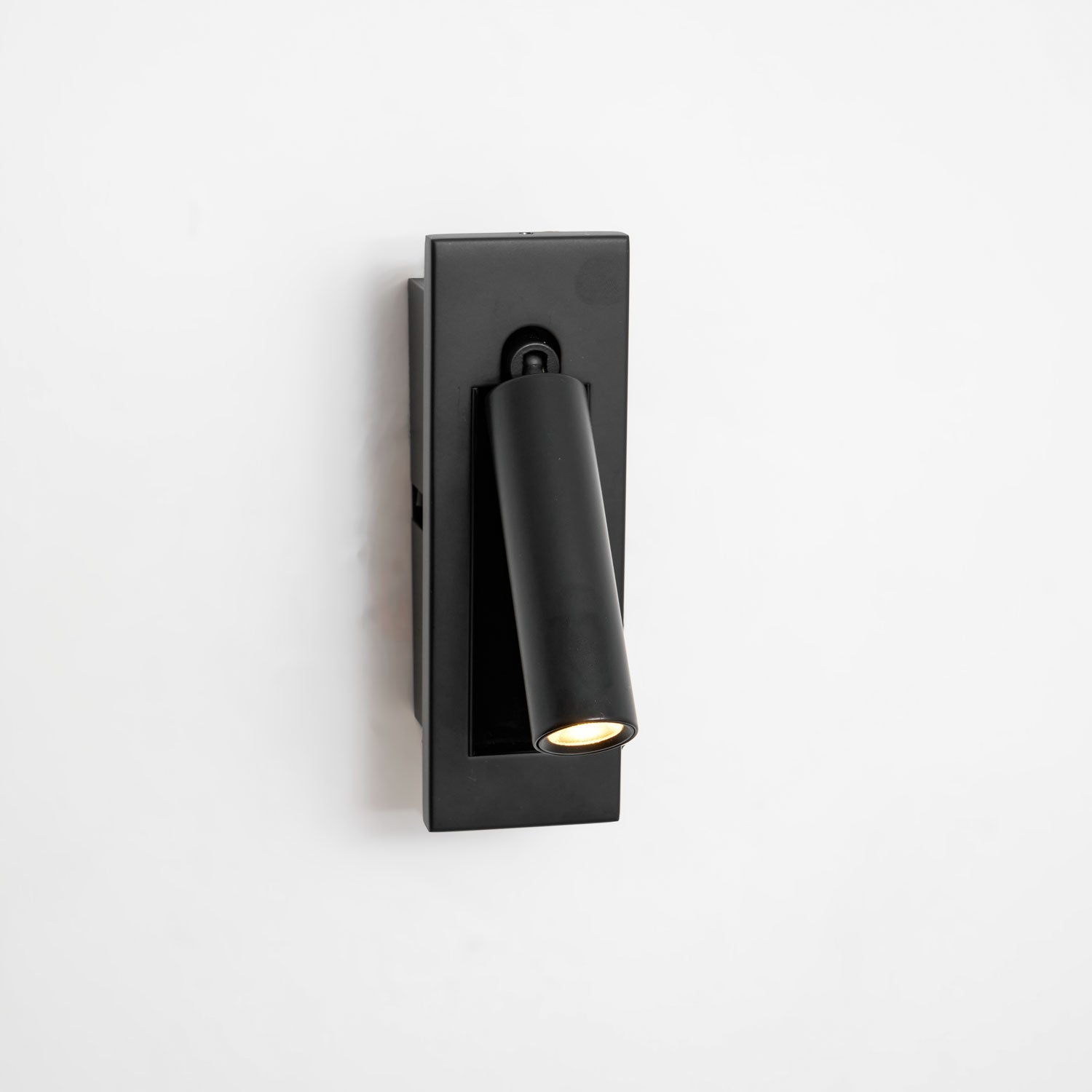 Cenvaburn Recessed Wall Light