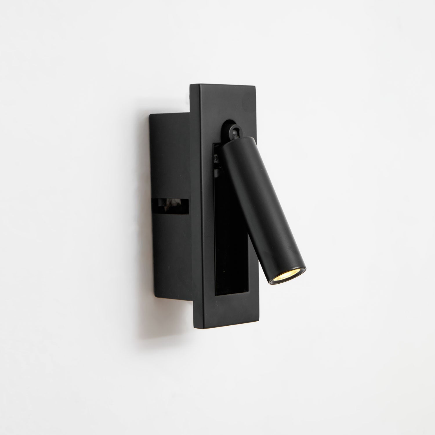 Cenvaburn Recessed Wall Light