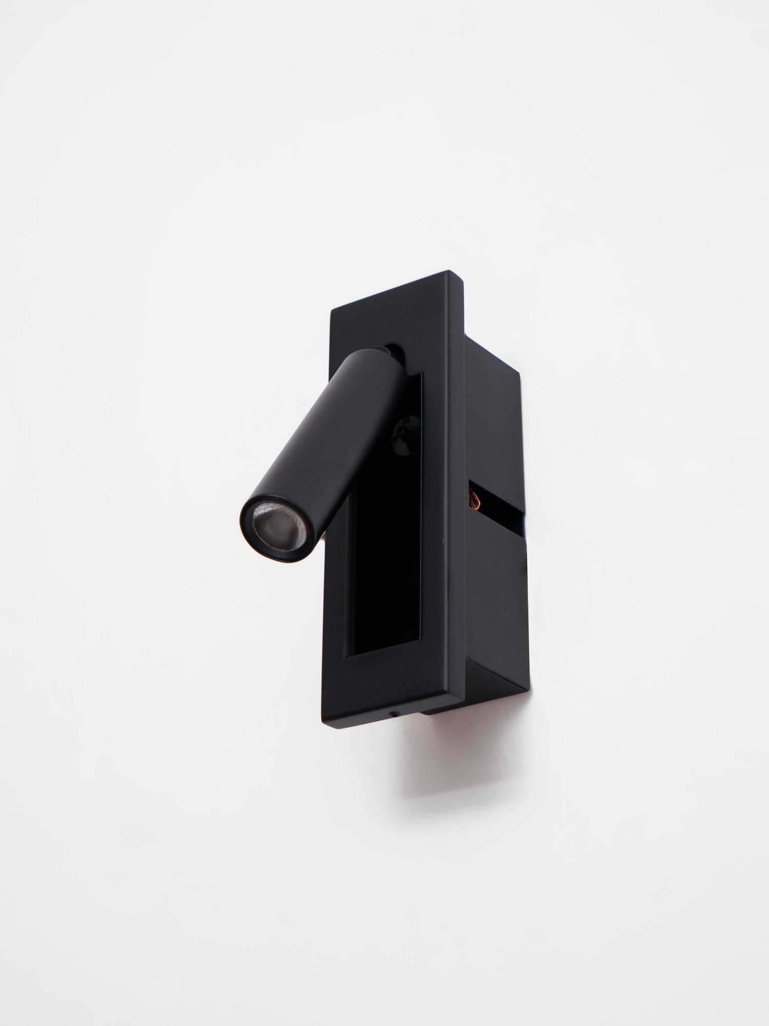 Cenvaburn Recessed Wall Light