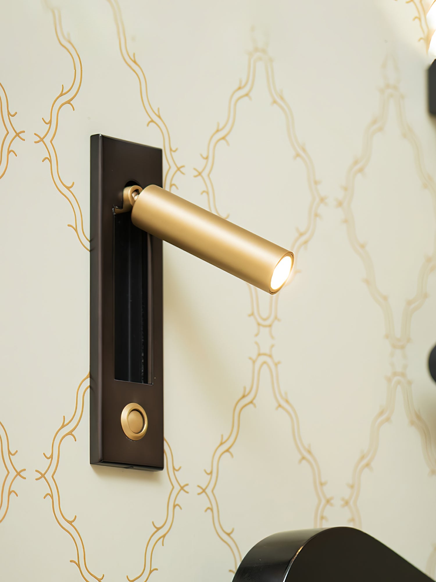 Cenvaburn Recessed Wall Light