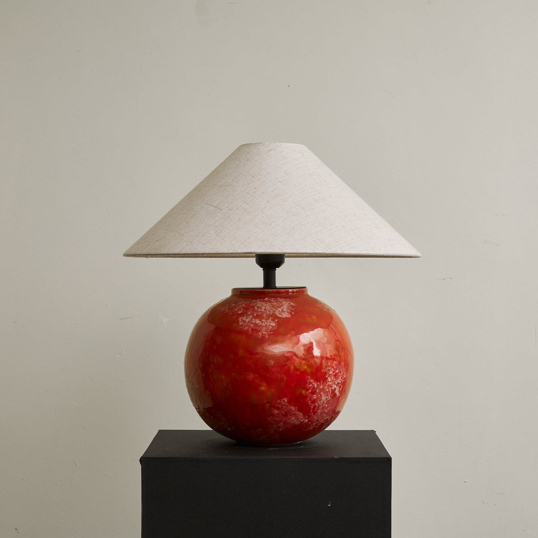 Veilzan Table Lamp