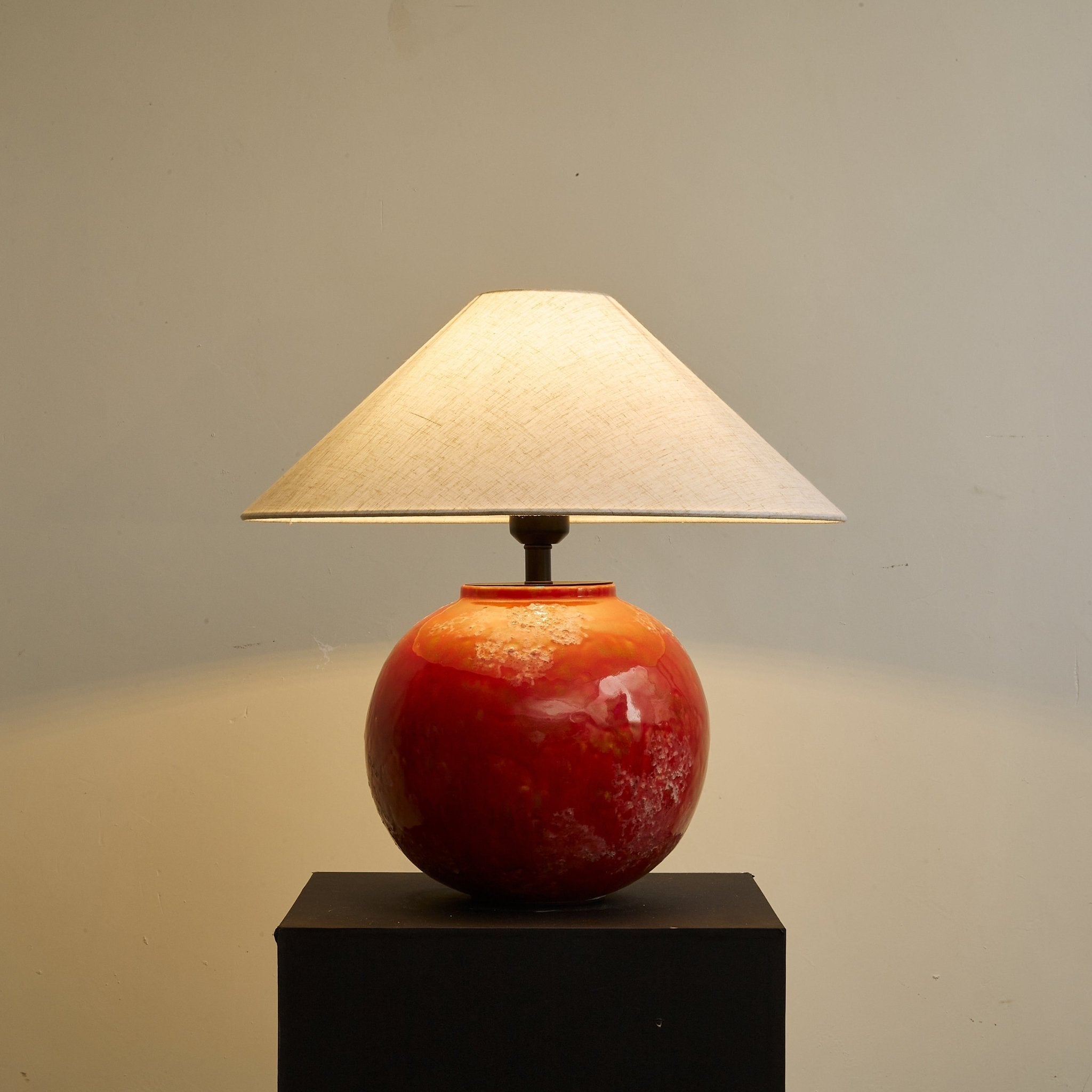 Veilzan Table Lamp