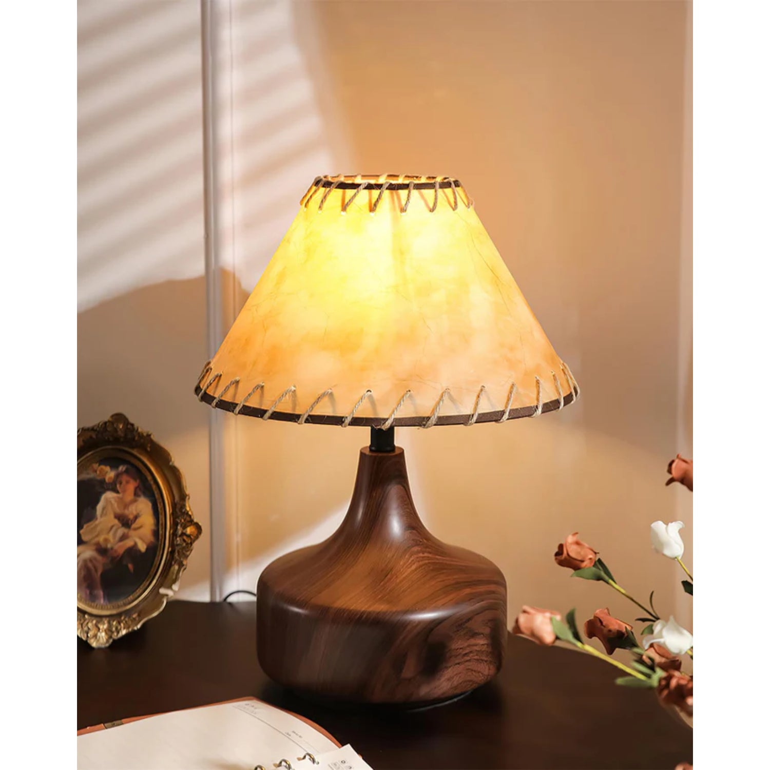 Enloeza Table Lamp