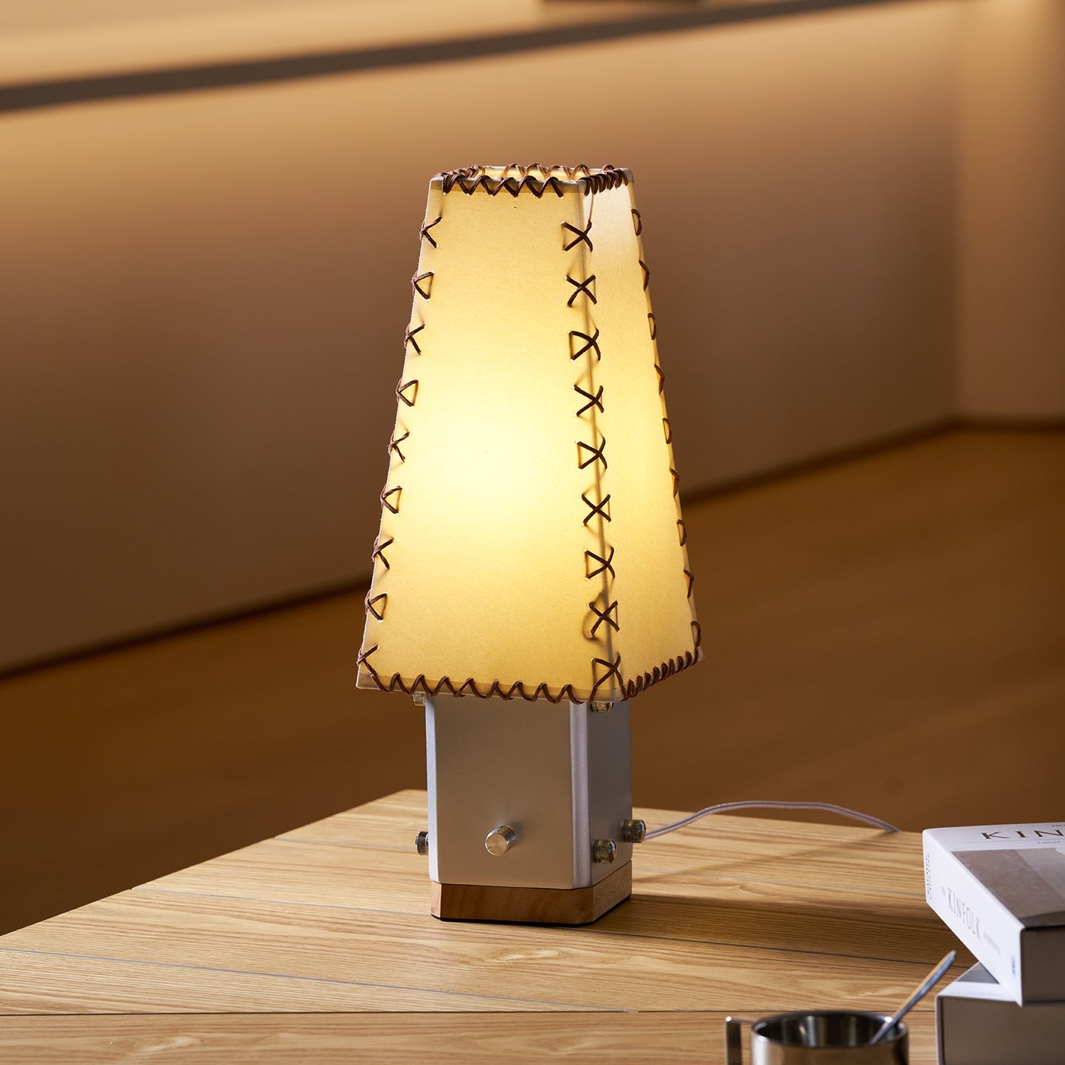 Elestea Table Lamp