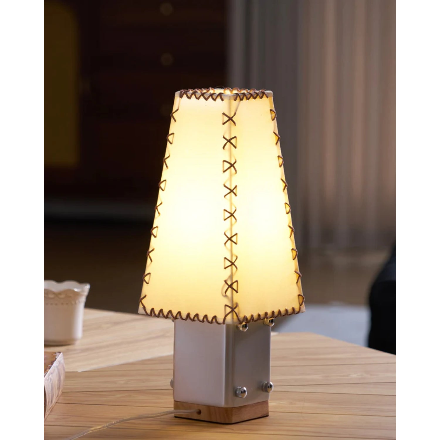 Elestea Table Lamp