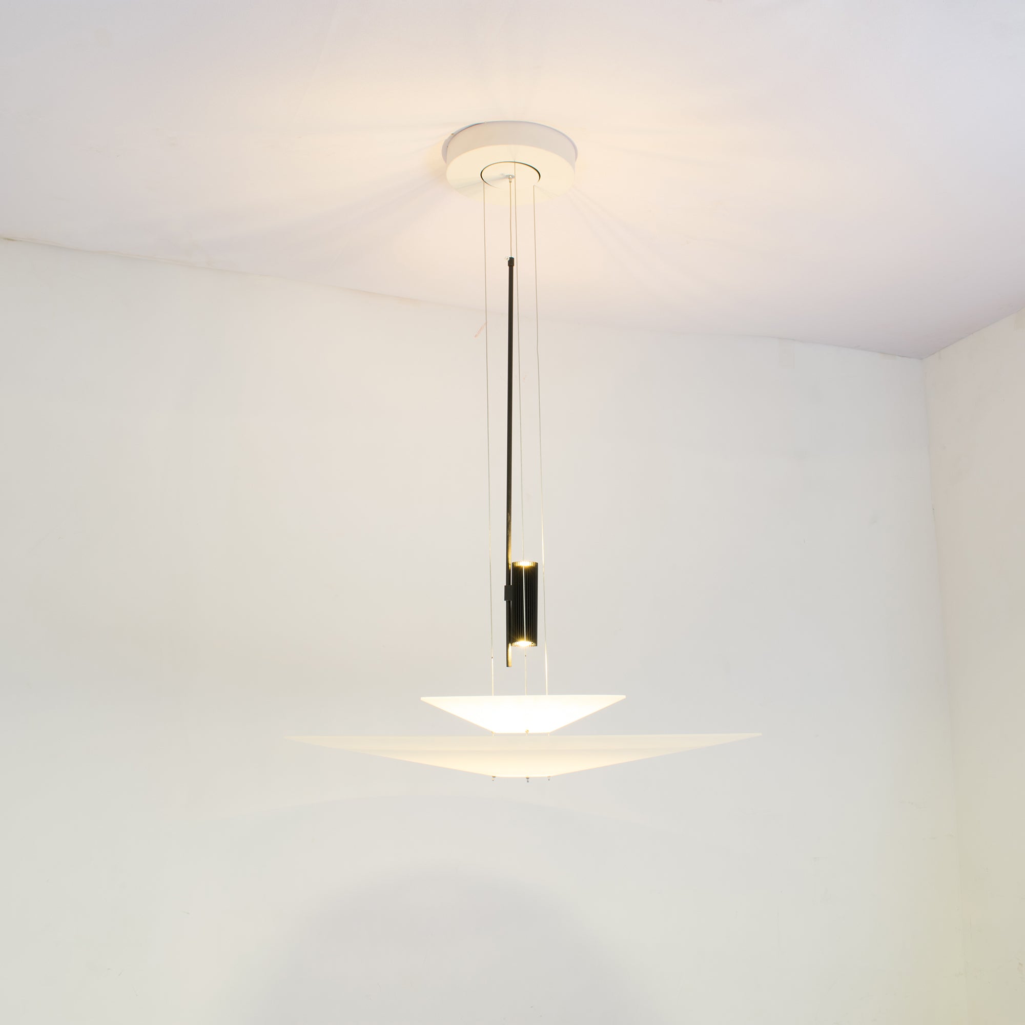 Merru Disc Pendant Light