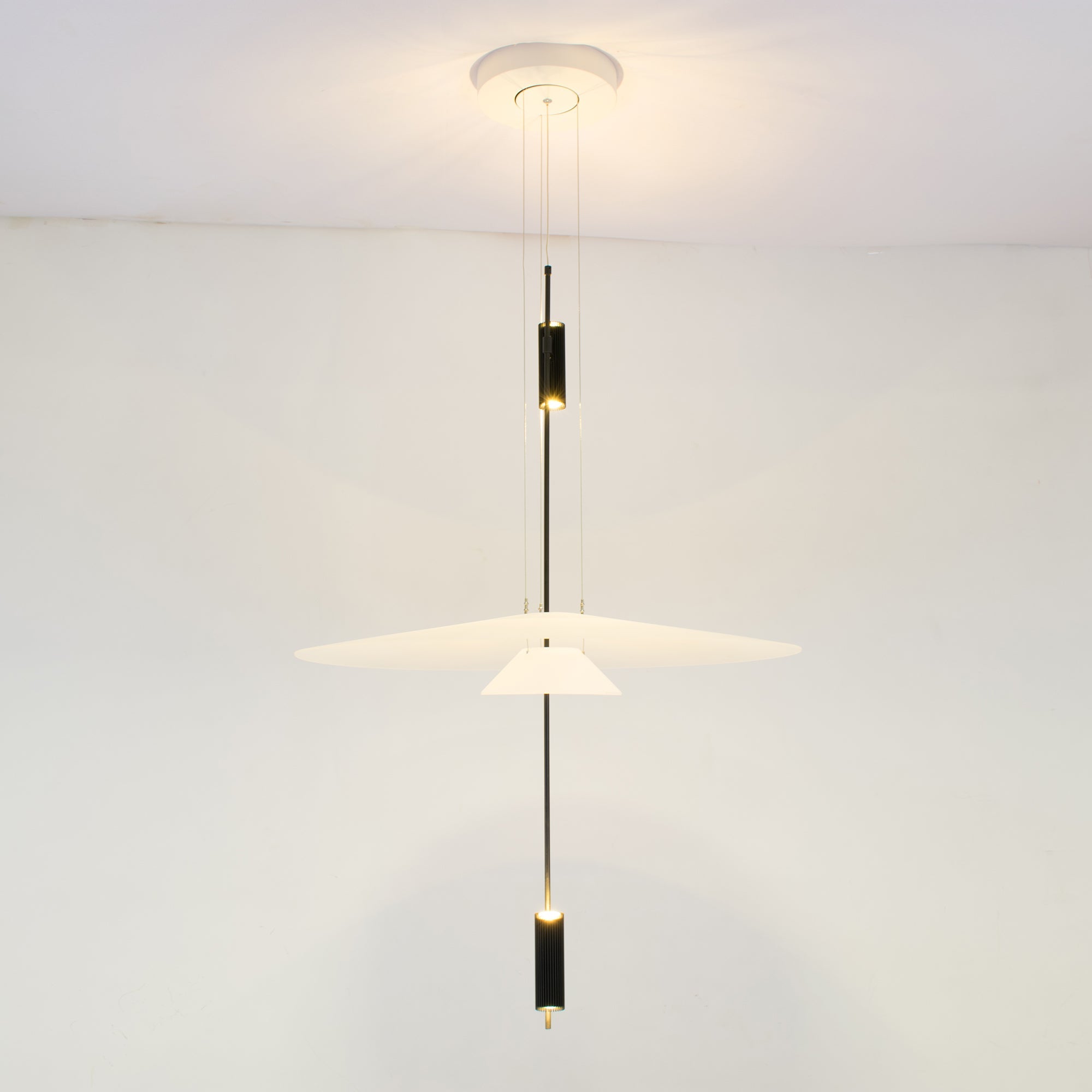 Merru Disc Pendant Light
