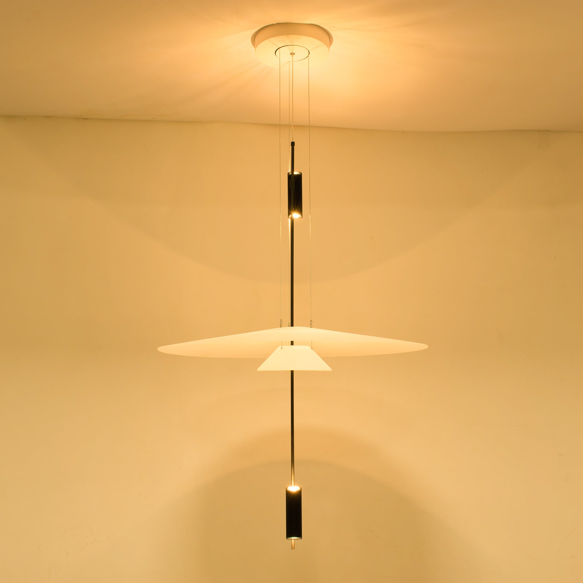 Merru Disc Pendant Light