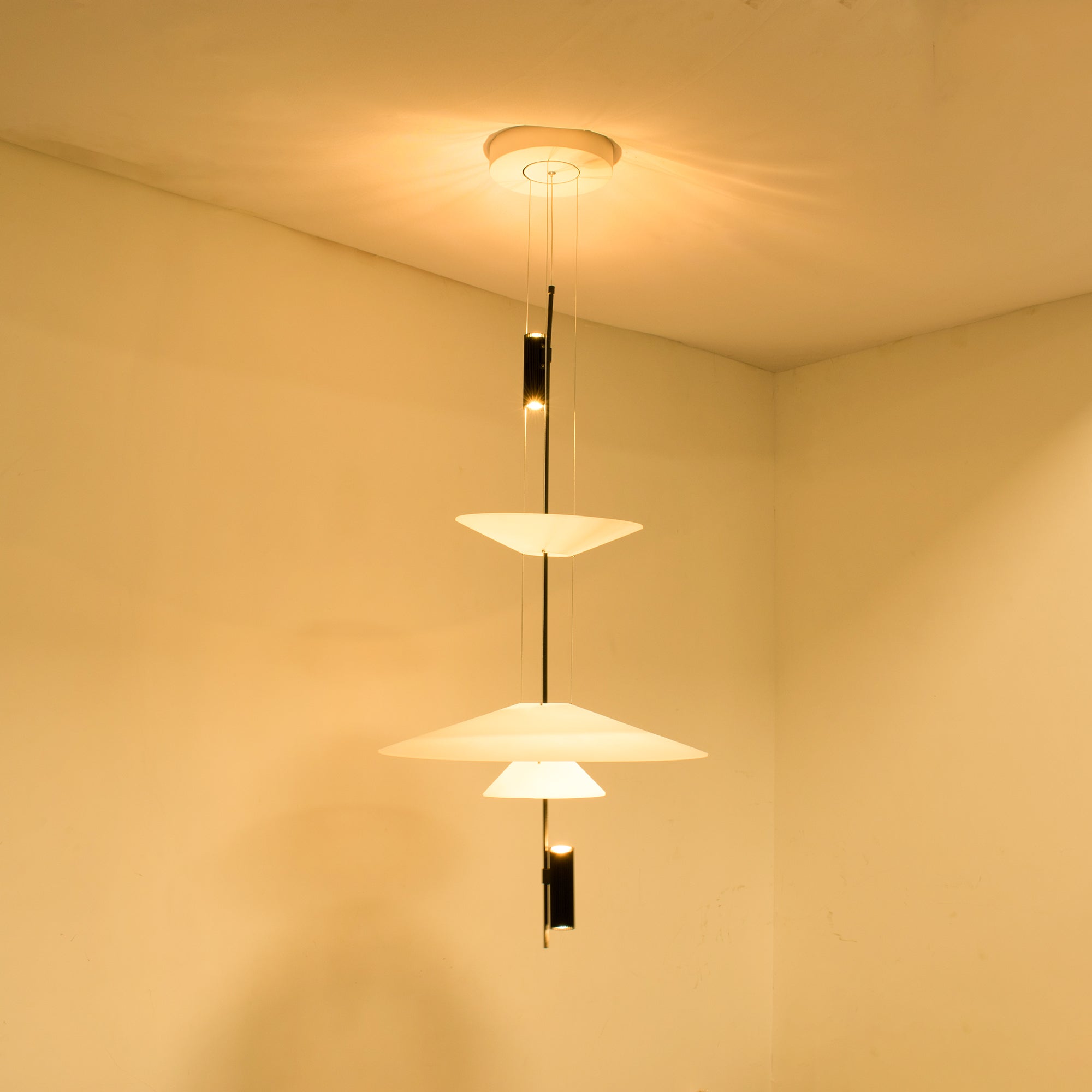 Merru Disc Pendant Light