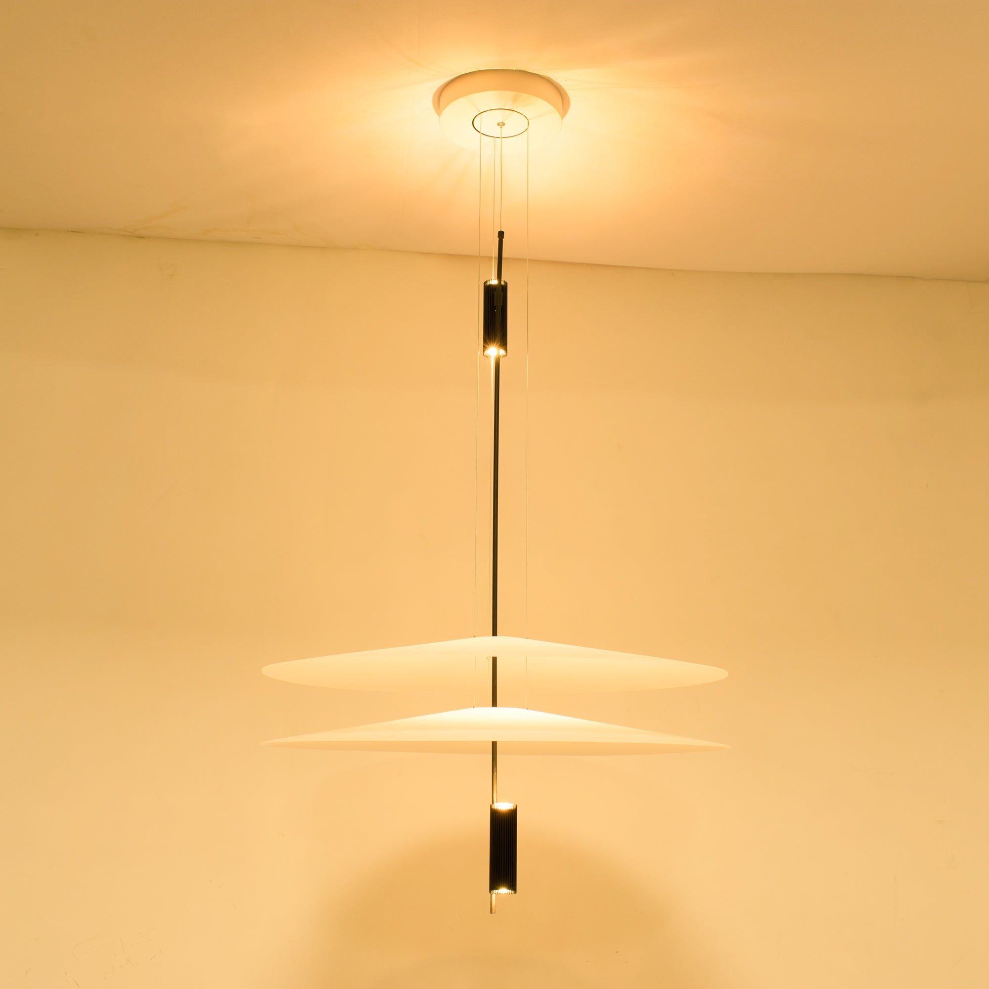 Merru Disc Pendant Light