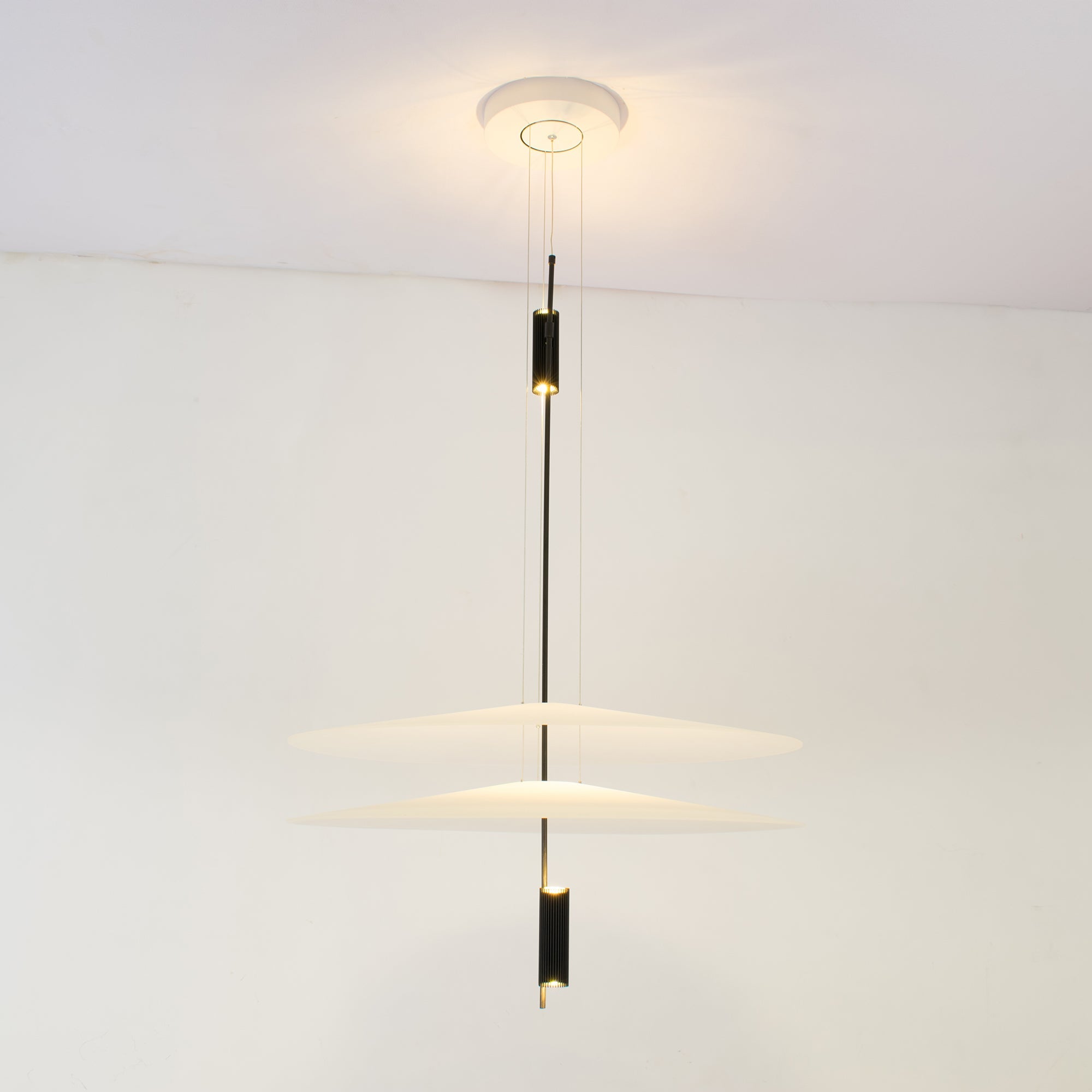 Merru Disc Pendant Light