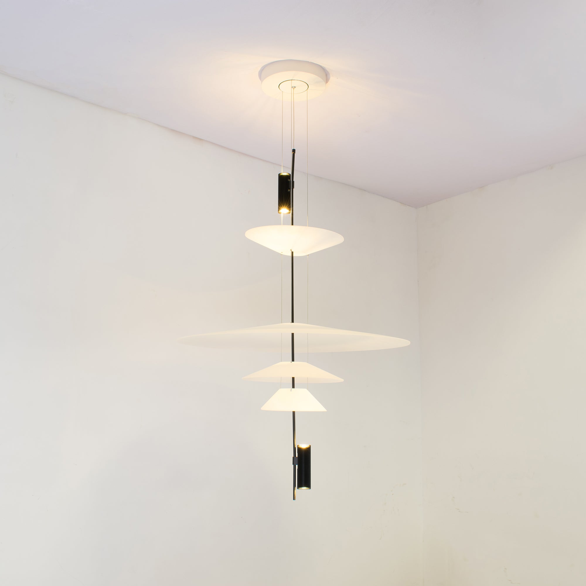 Merru Disc Pendant Light