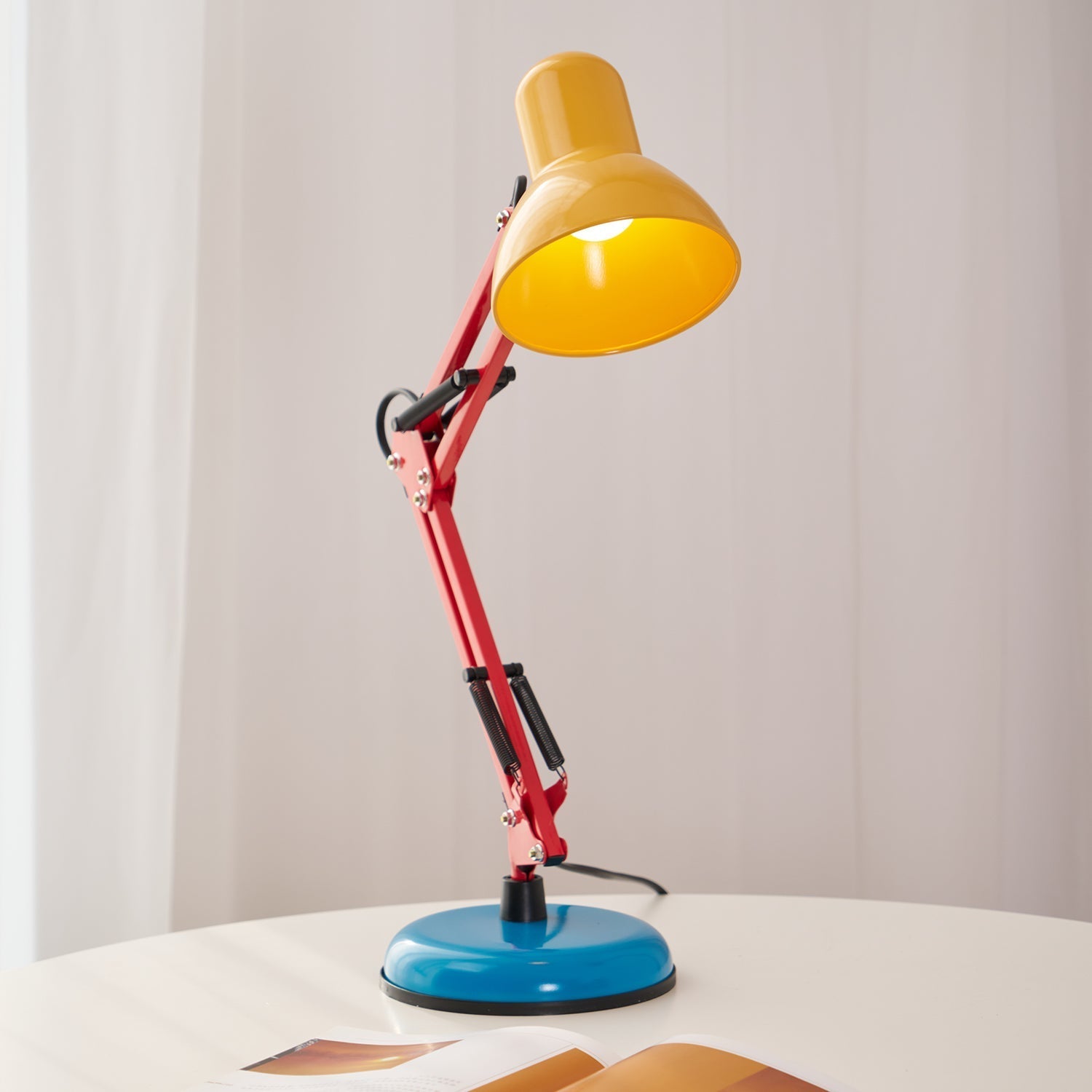 Avesso Table Lamp