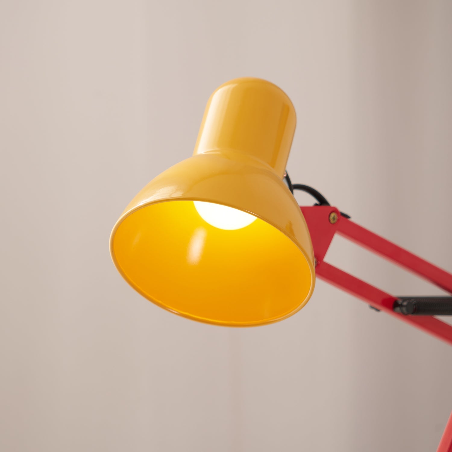 Dalemo Table Lamp