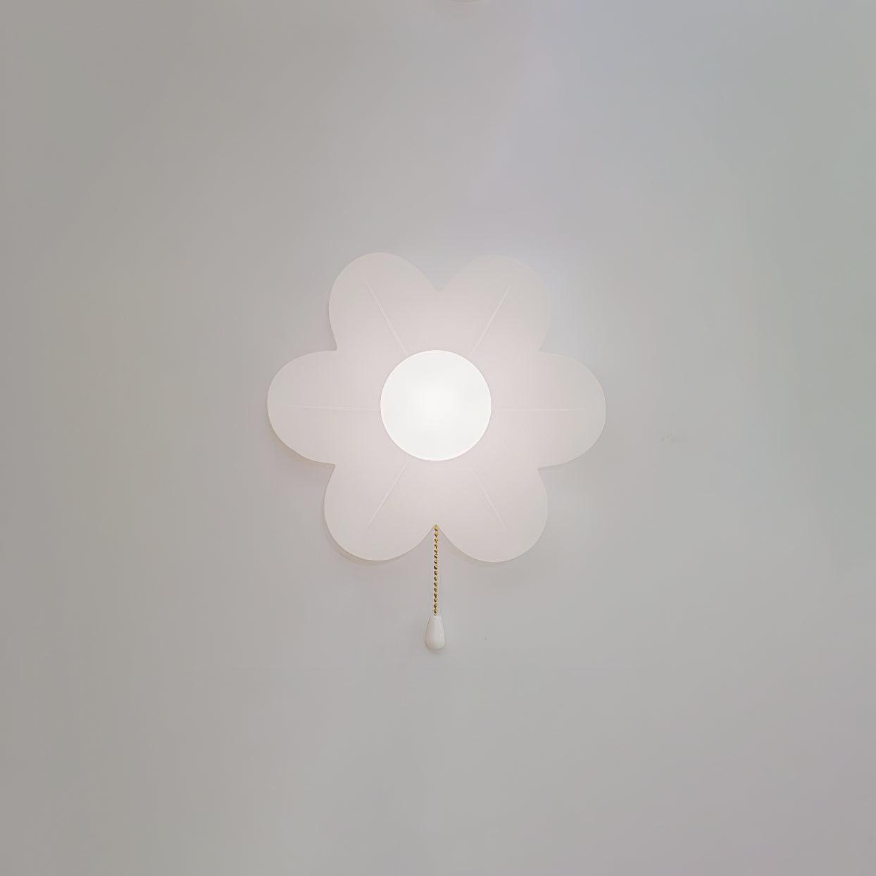 Lyn Flower-Shaped Wall Light